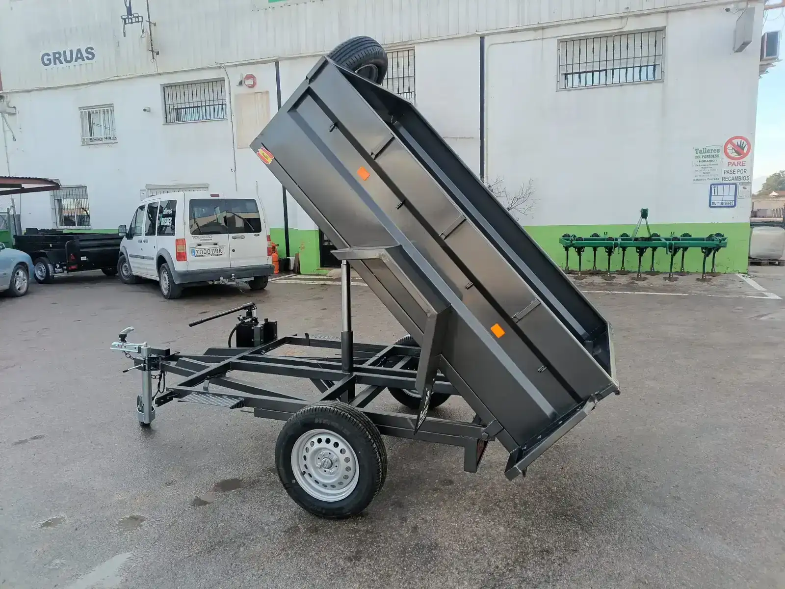 Remolque basculante 1 eje 2000x1300x500 - vista 4