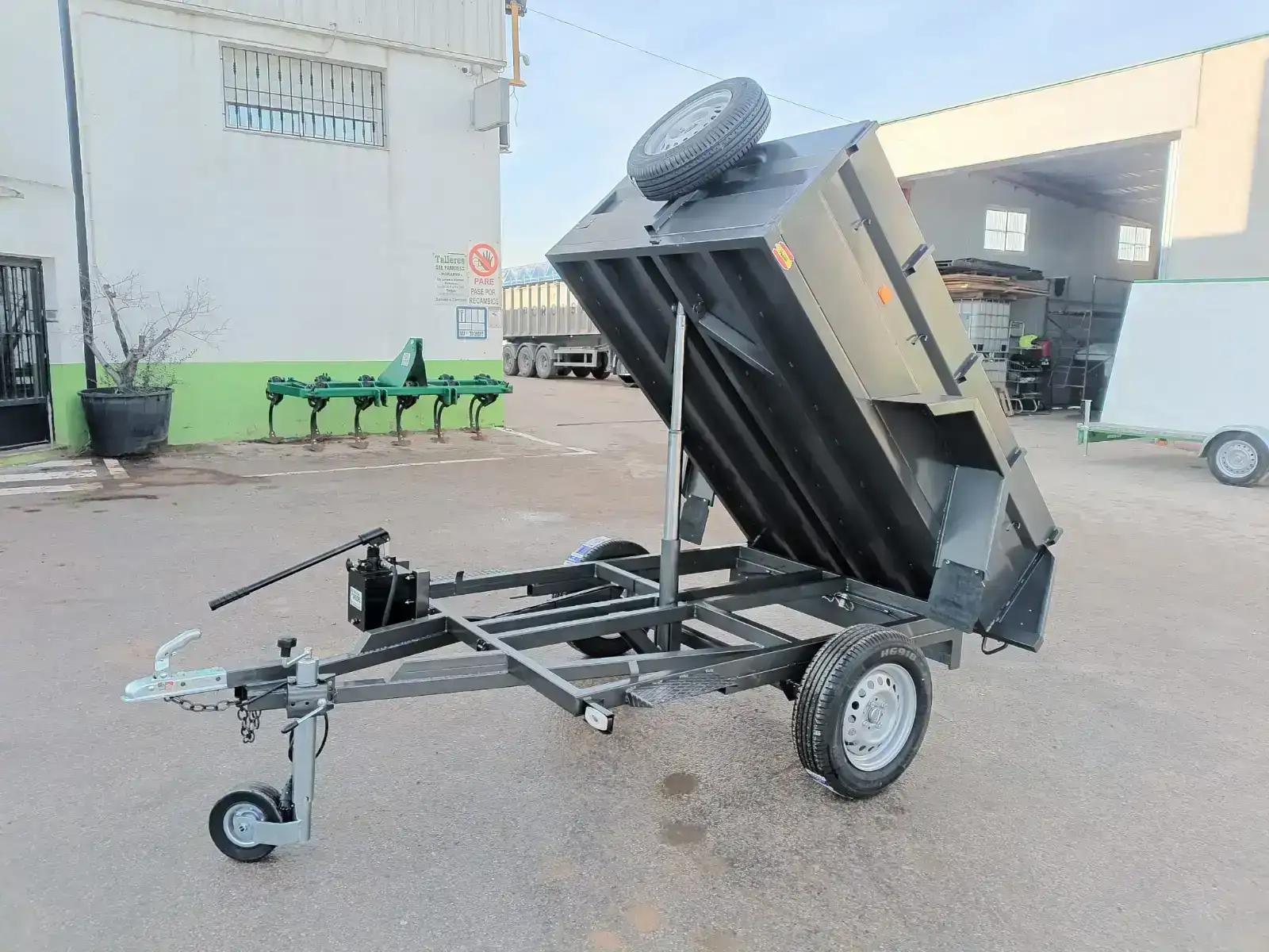 Remolque basculante 1 eje 2000x1300x500 - vista 7