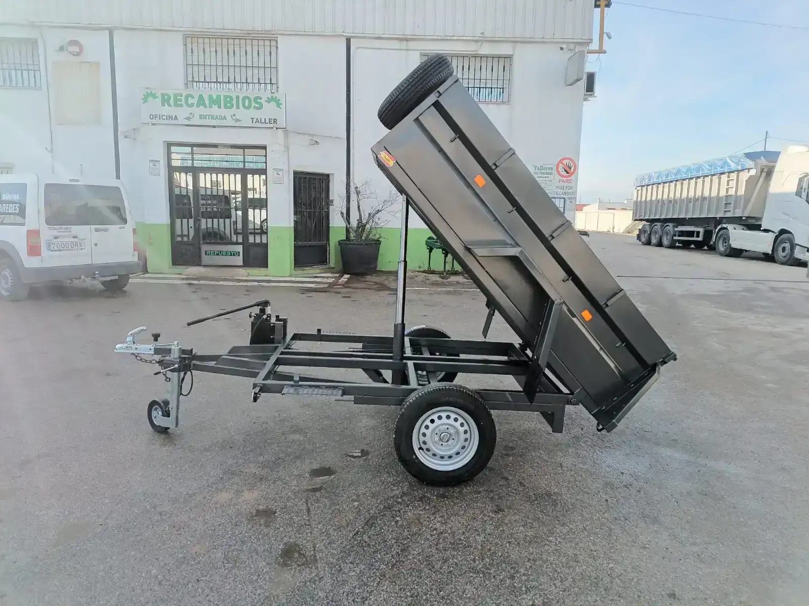 Remolque basculante 1 eje 2000x1300x500 - vista 9