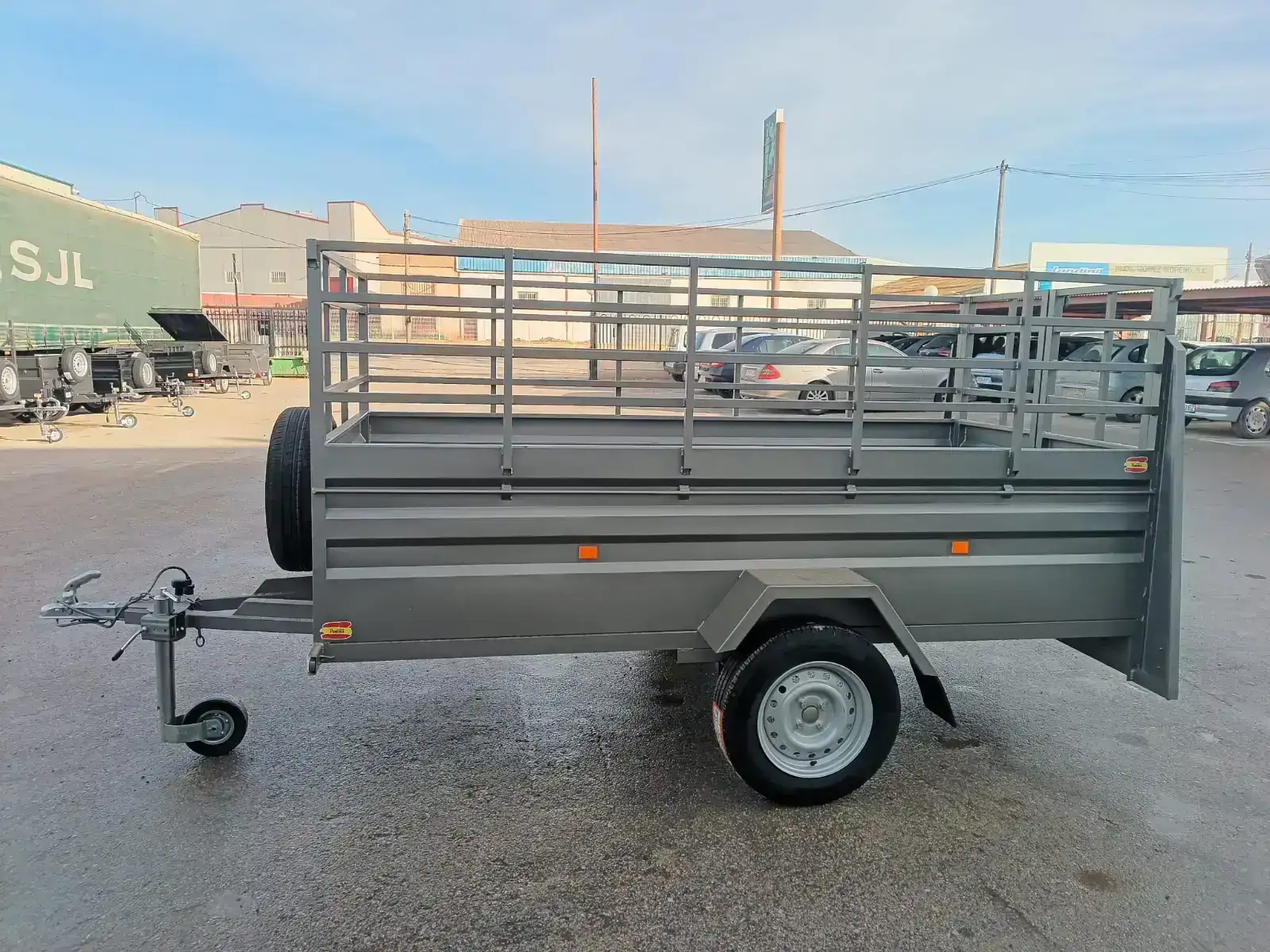 Remolque caja fija 1 eje 2900x1500x500+500 - vista 1