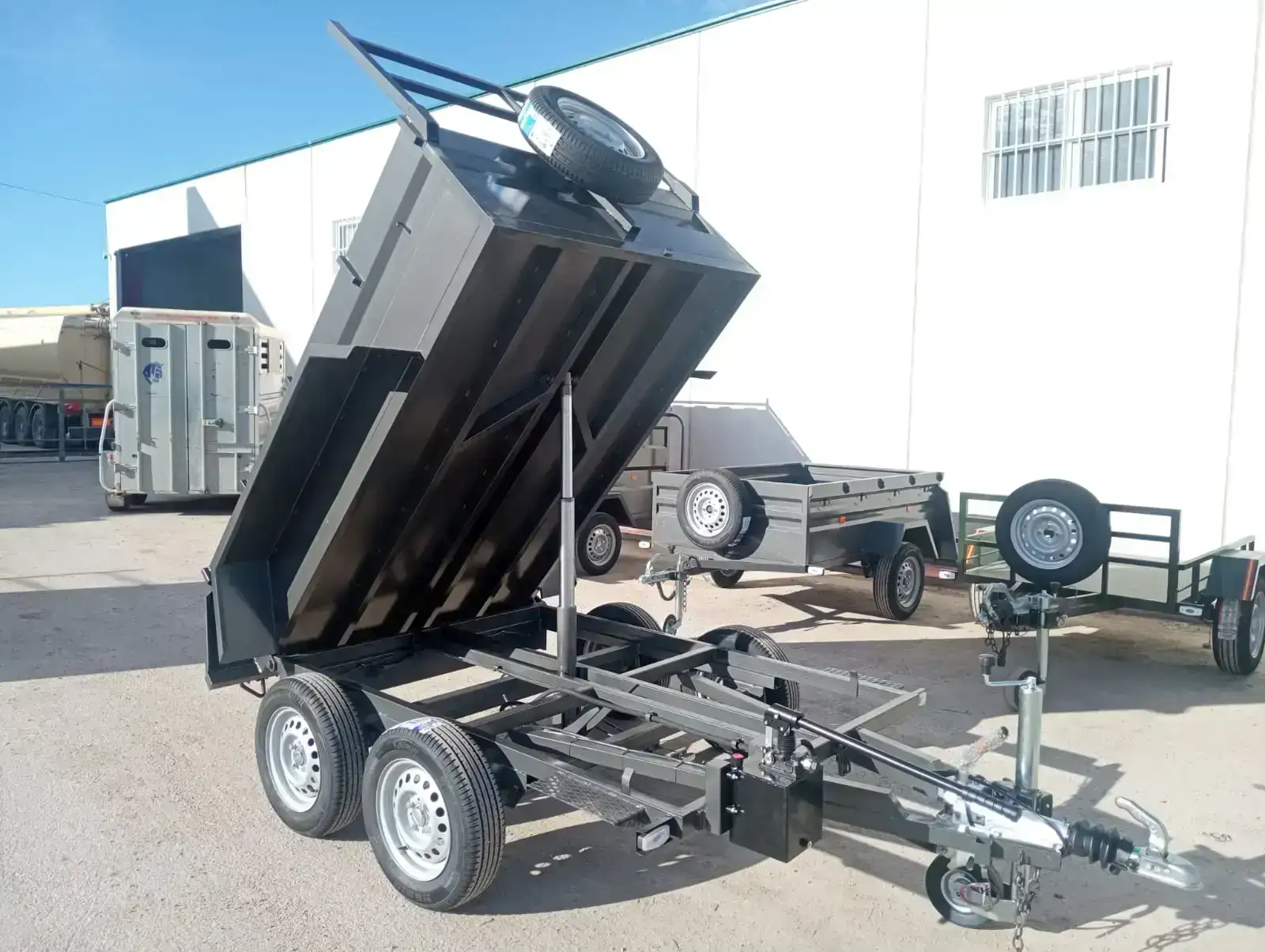 Remolque basculante 2 ejes 2400x1400x500 - vista 4
