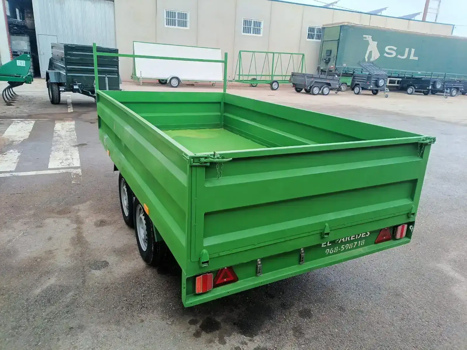 Remolque caja fija 2 ejes 3000x1600x500 - vista 3