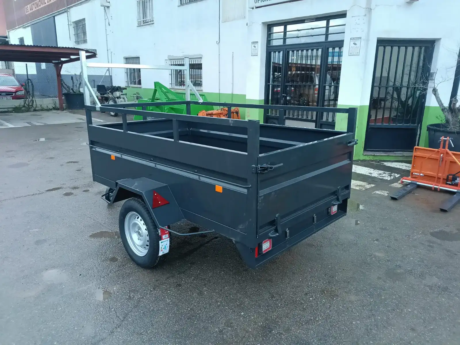 Remolque caja fija 2200x1300x500x200 1 eje  - vista 5