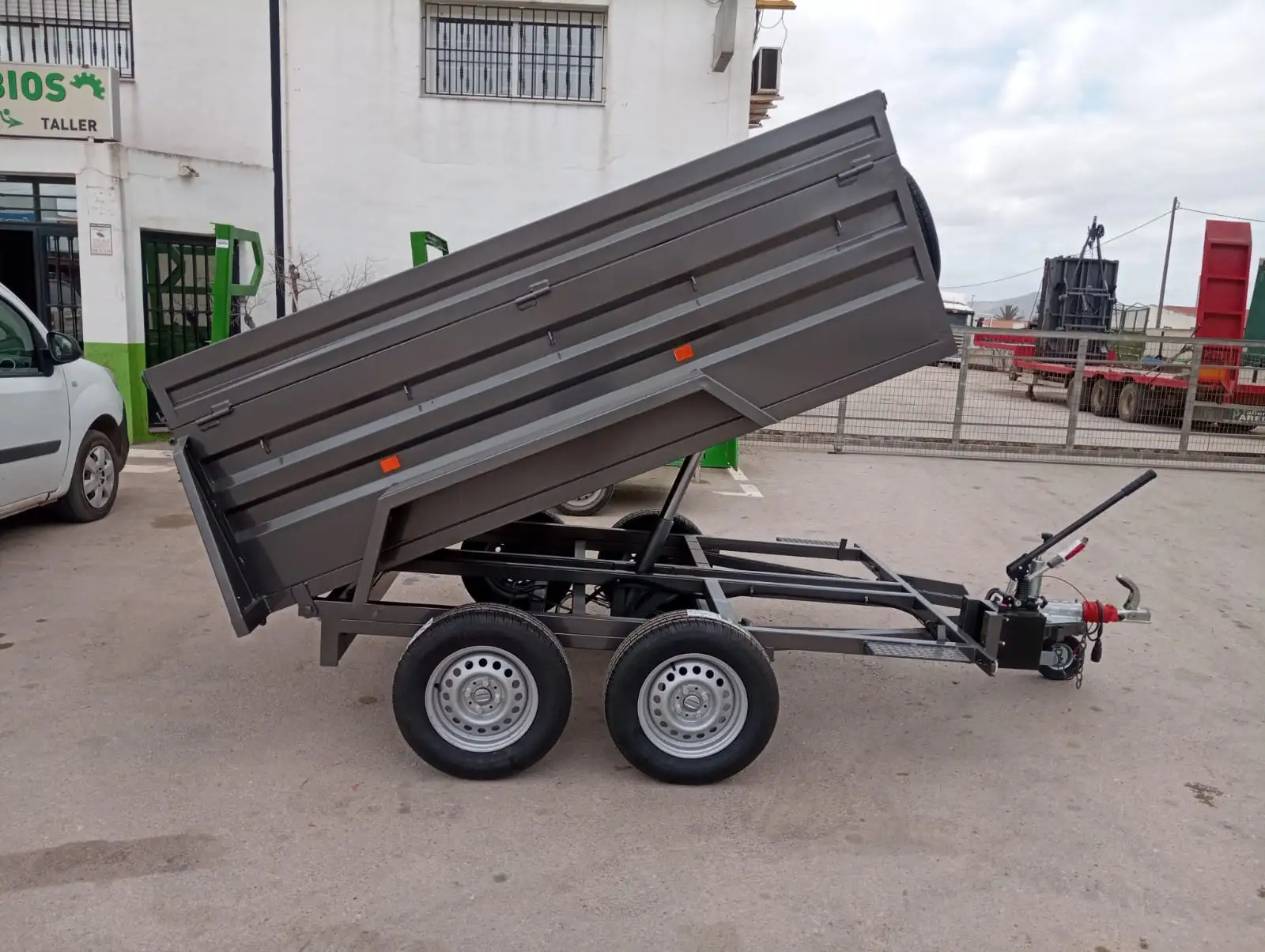 Remolque basculante hidráulico 2 ejes 2500x1400x500+200 - vista 7
