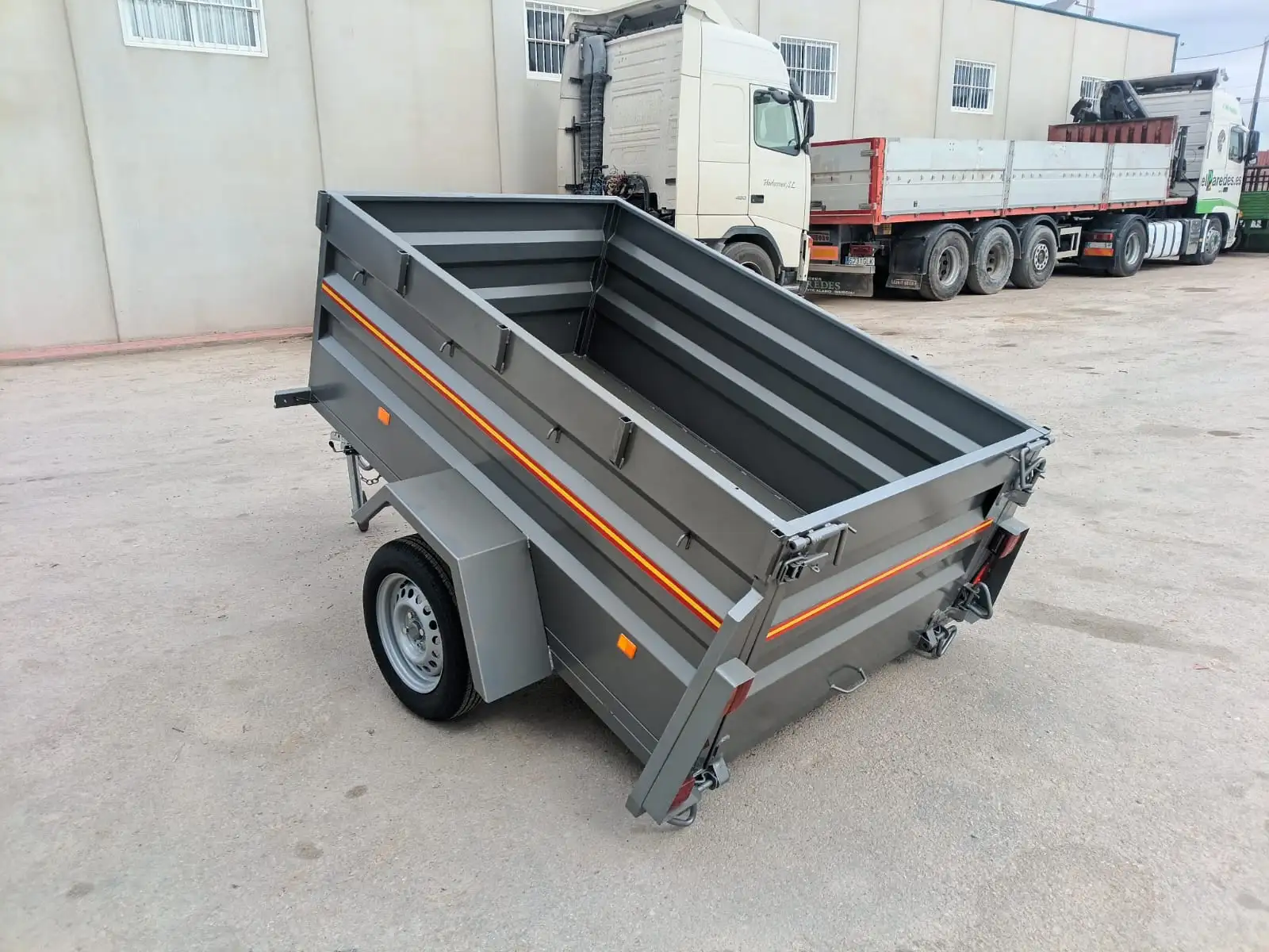 Remolque basculante por inercia con cabrestante 2000x1300x700 - vista 3