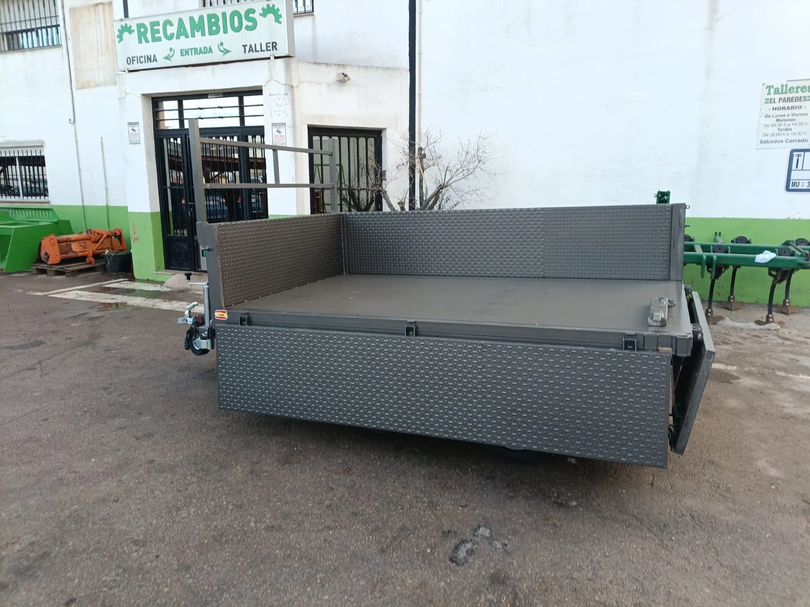 Remolque basculante 2600x1600X500 2 ejes - vista 10