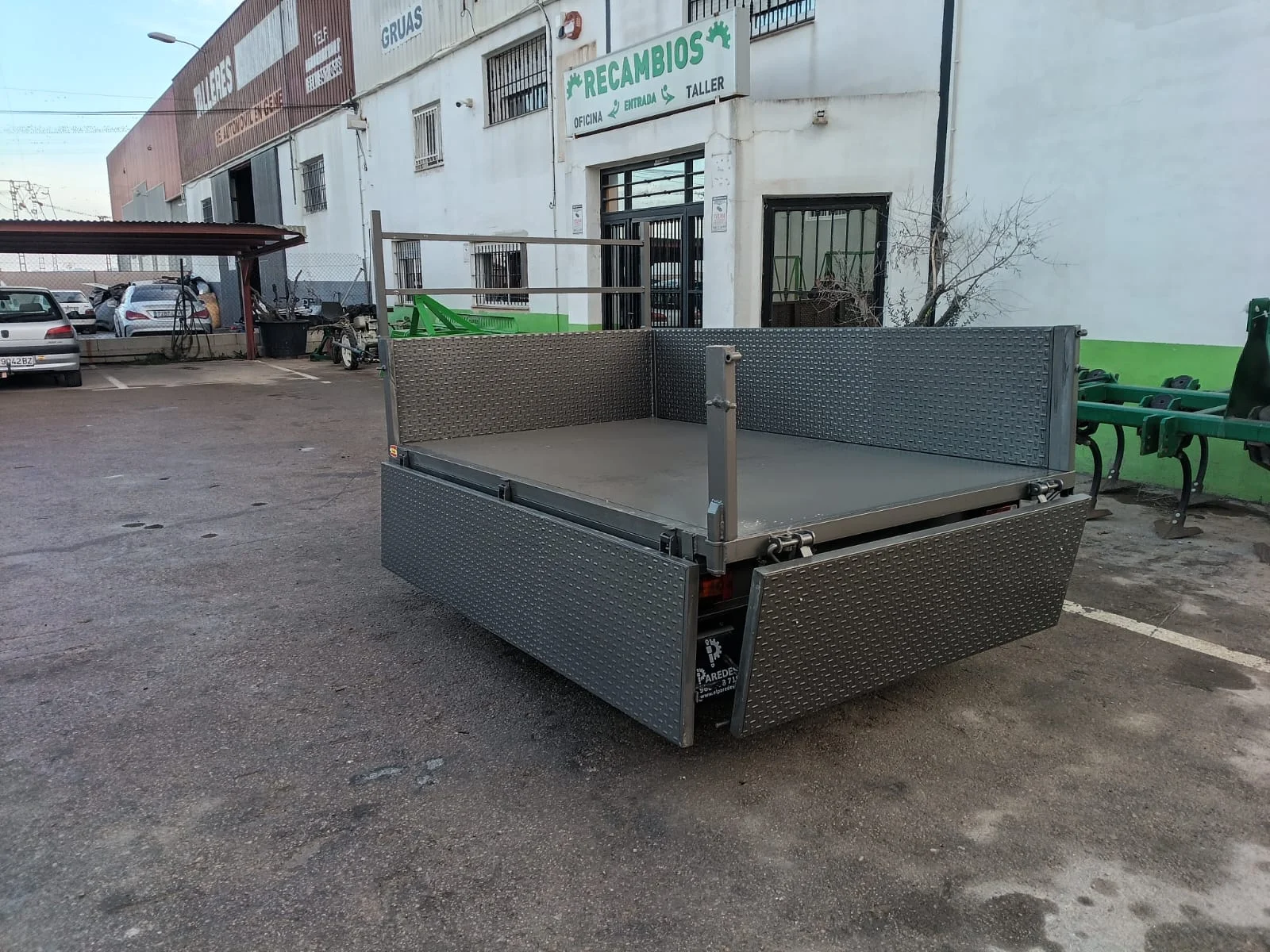 Remolque basculante 2600x1600X500 2 ejes - vista 12