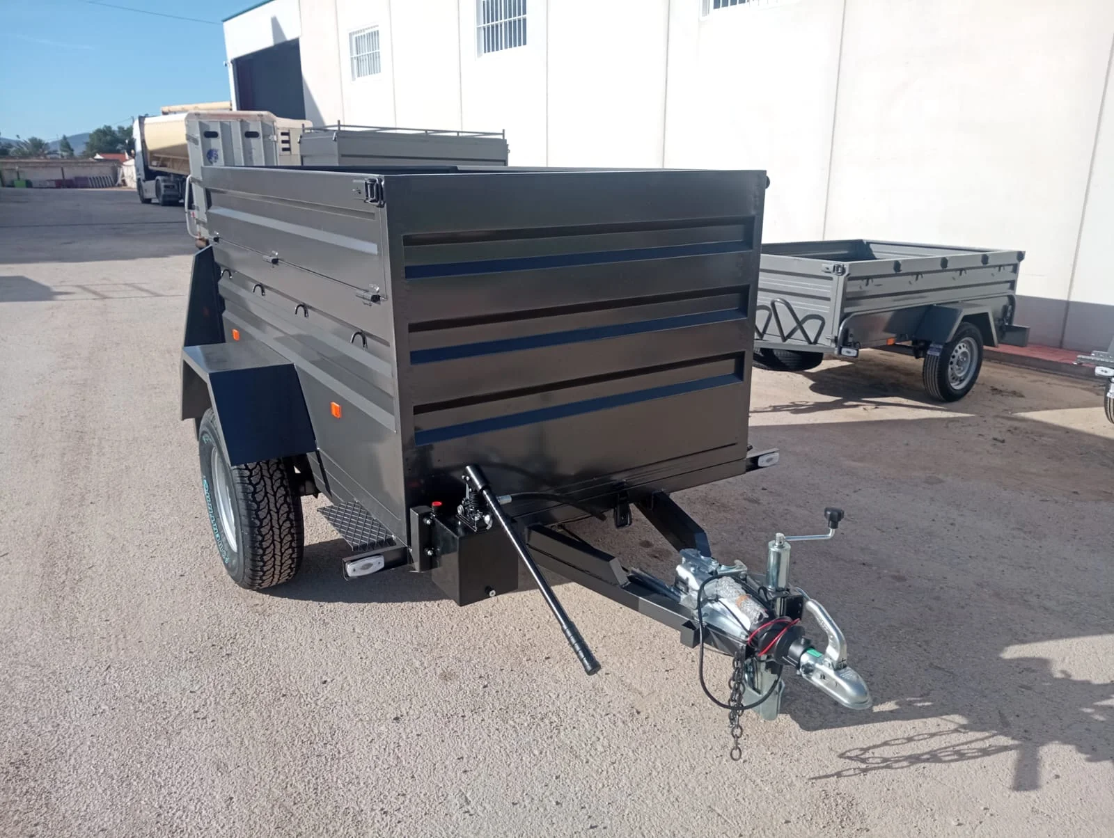 Remolque basculante todoterreno 2200x1300x600+300 - vista 3