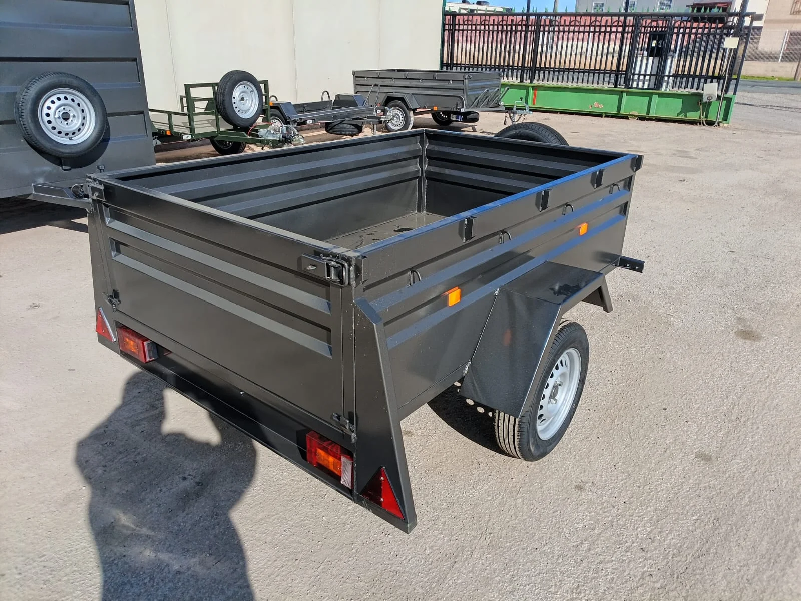 Remolque caja fija 2000x1300x500 - vista 2