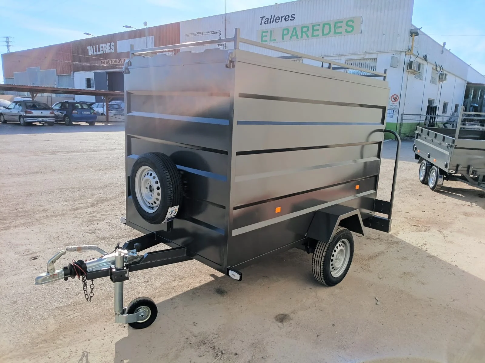 Remolque furgón de 2400x1400x1400