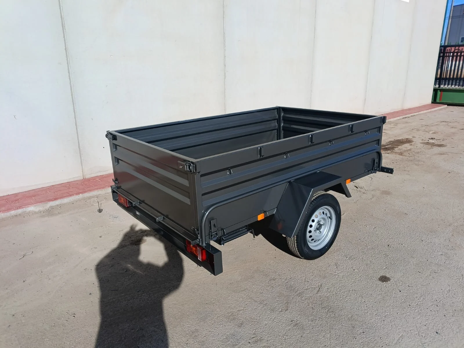 Remolque porta motos + carga 2200x1300x500 - vista 4