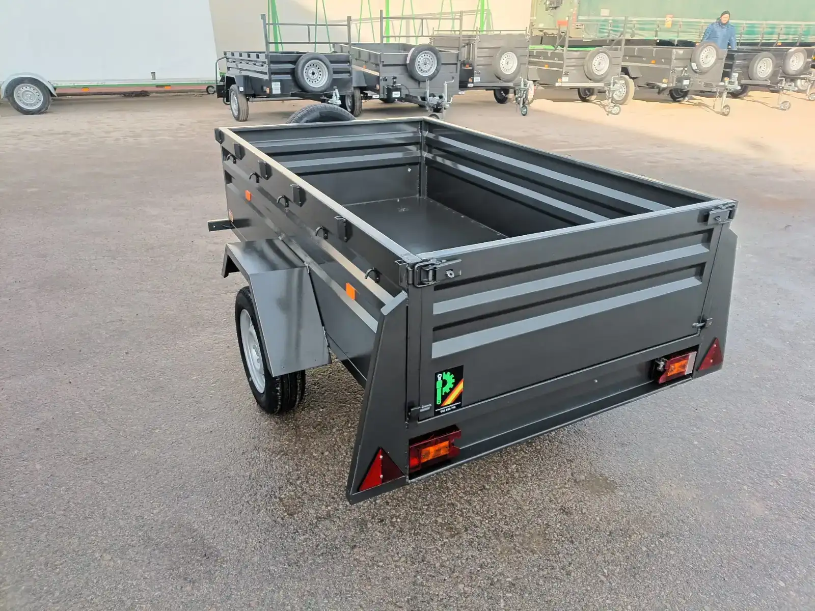 Remolque caja fija 1 eje 2200x1300x500