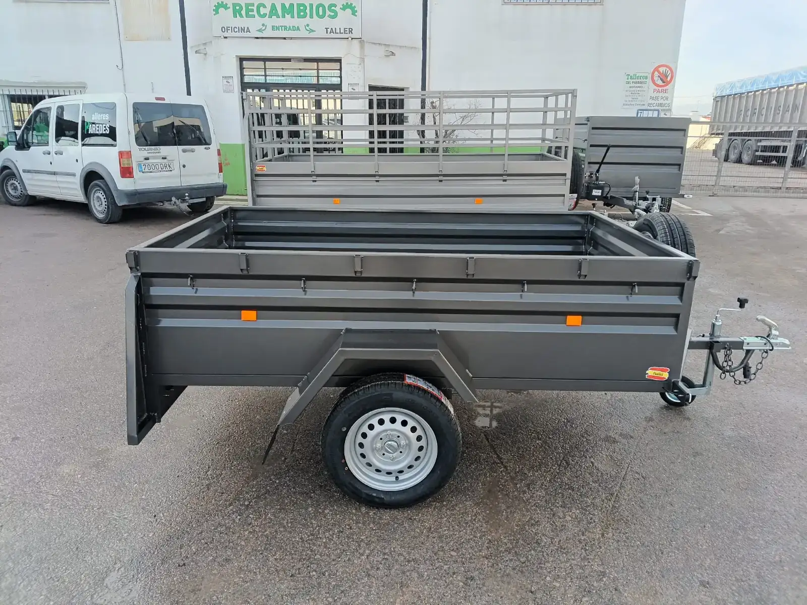 Remolque caja fija 1 eje 2200x1300x500 - vista 4