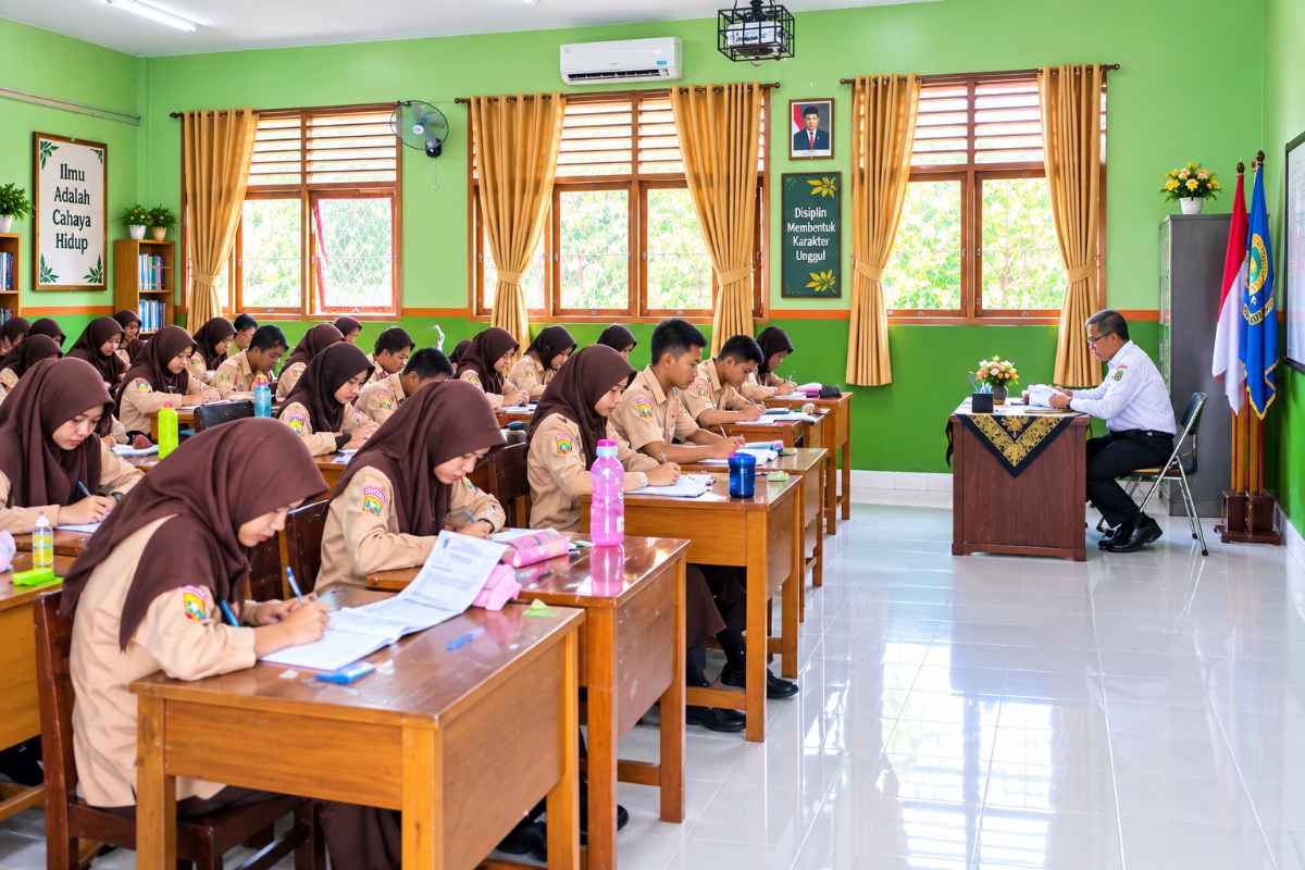 Kelas 10.4