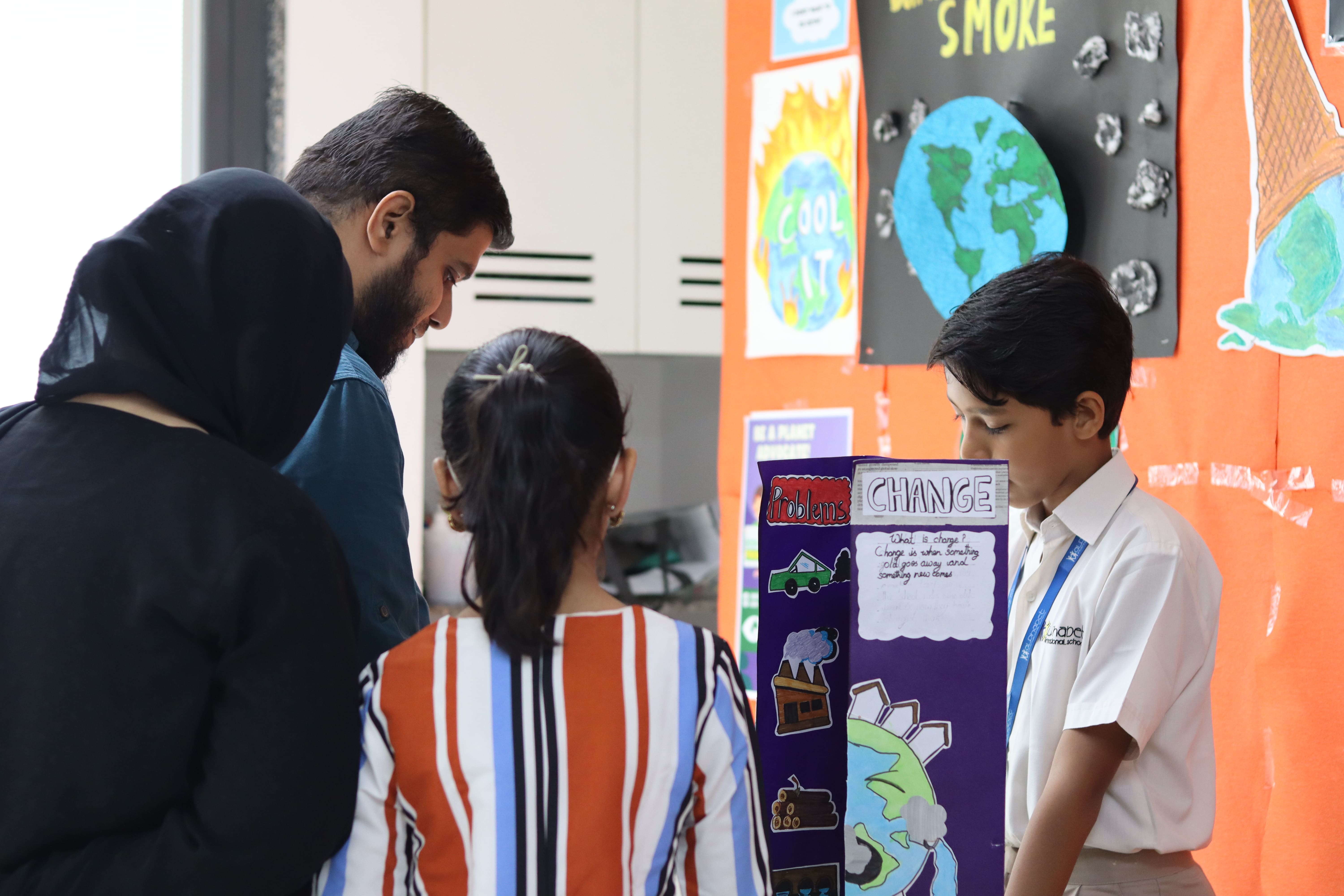 students collaborating project