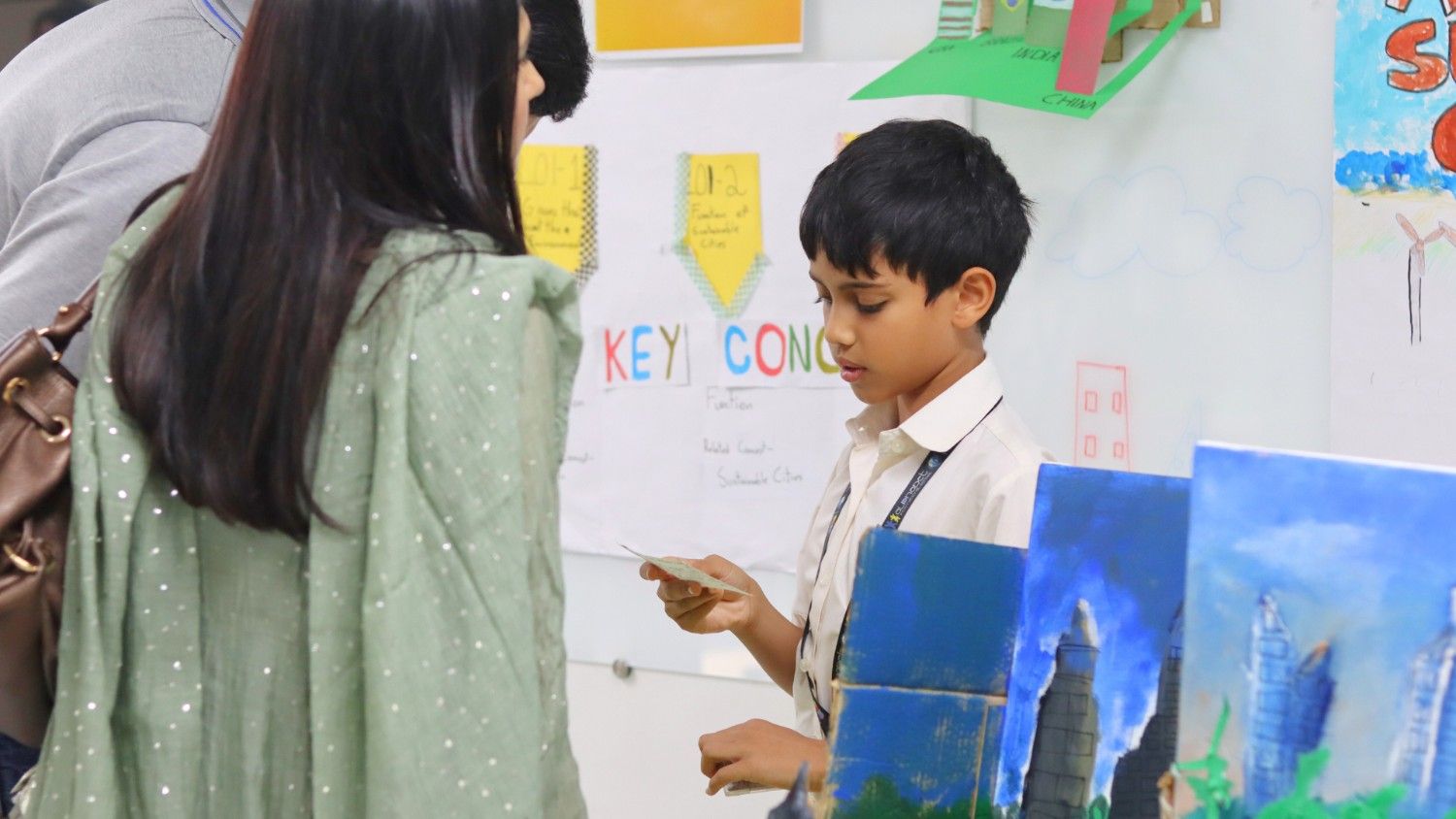 parents viewing projects