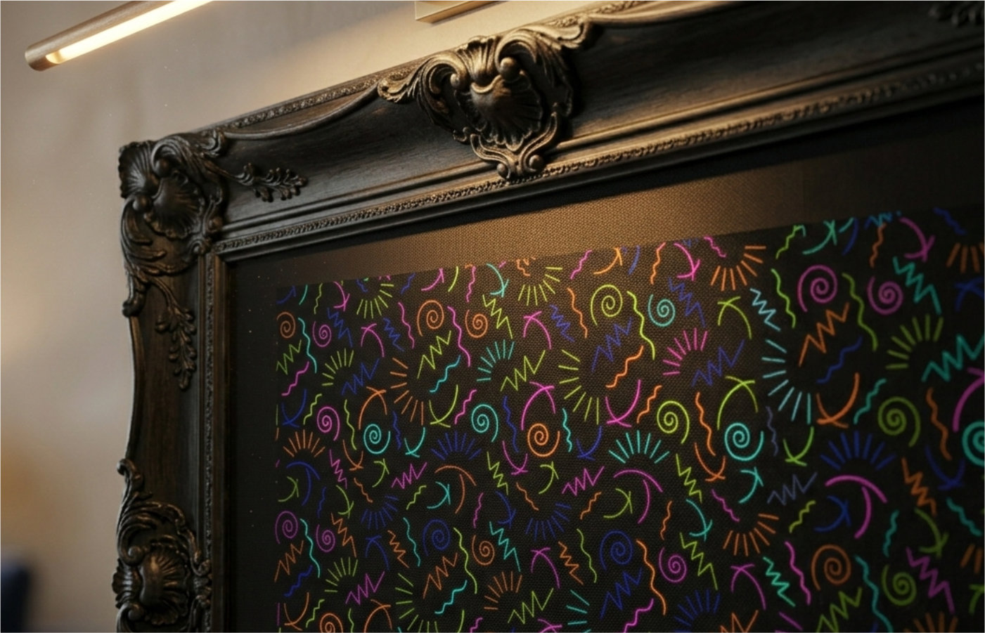 cuadro con patrones y estilo barroco cerca