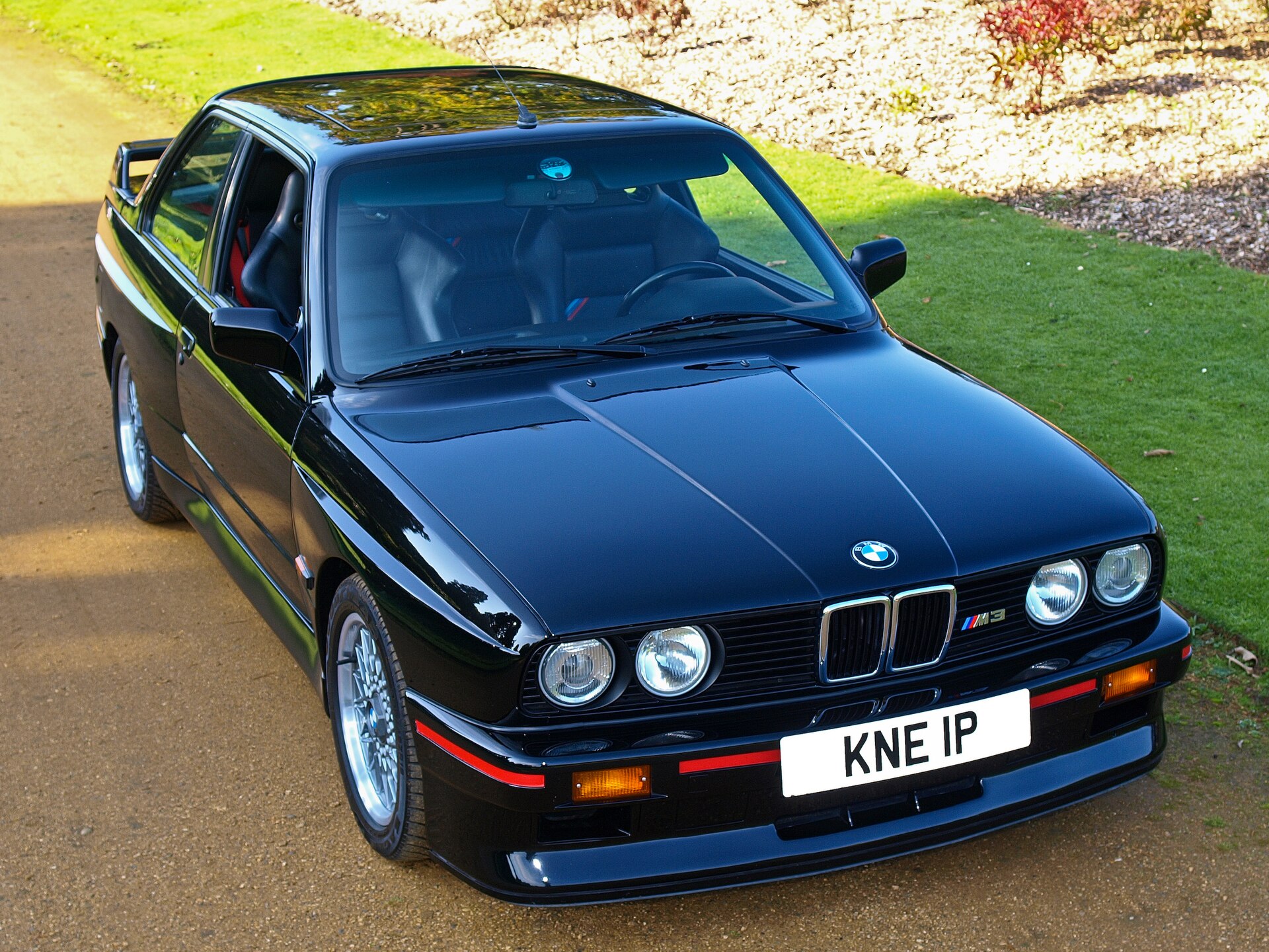 BMW E30 M3: el coche de carreras que había que vender en la calle
