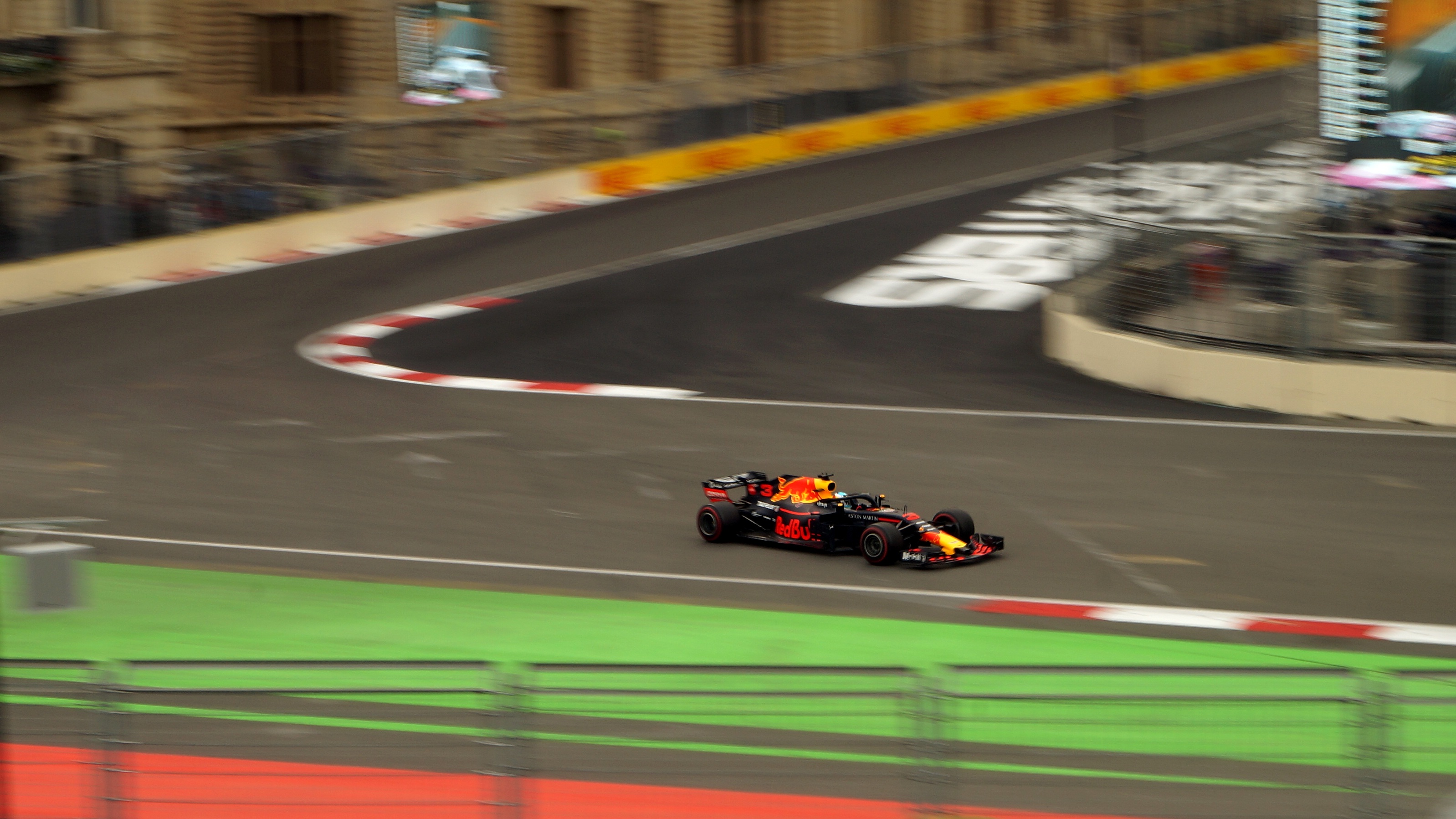 El GP de Azerbaiyán se corre el sábado: por qué la F1 se salta el domingo y a qué hora se ve en España