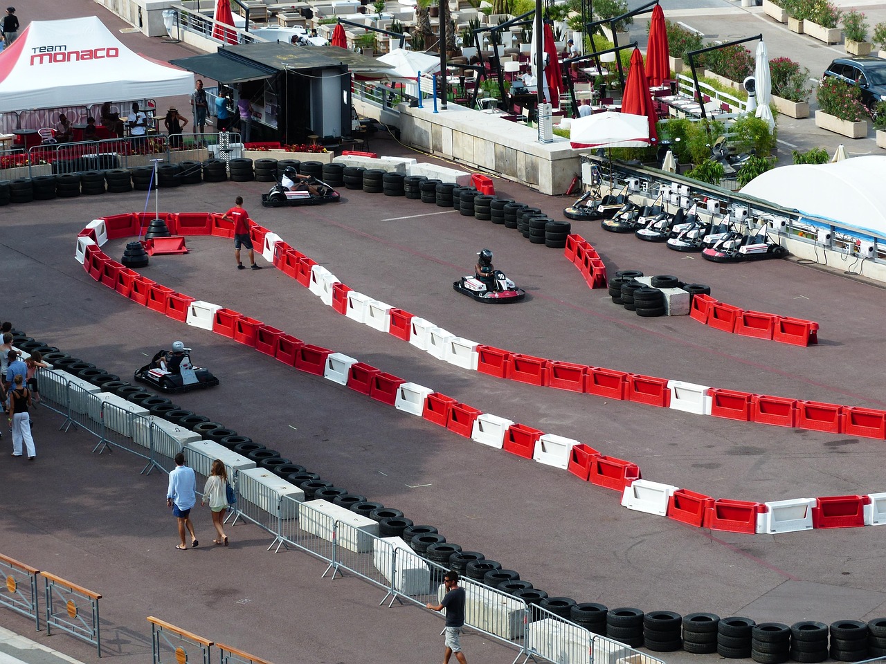 Quiénes corren contra Verstappen en Max vs 100: TheGrefg y los otros dos españoles