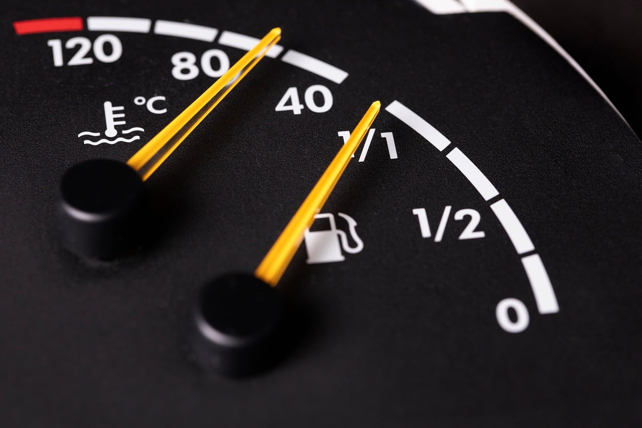 Se calienta el motor del coche: por qué y qué hacer ya