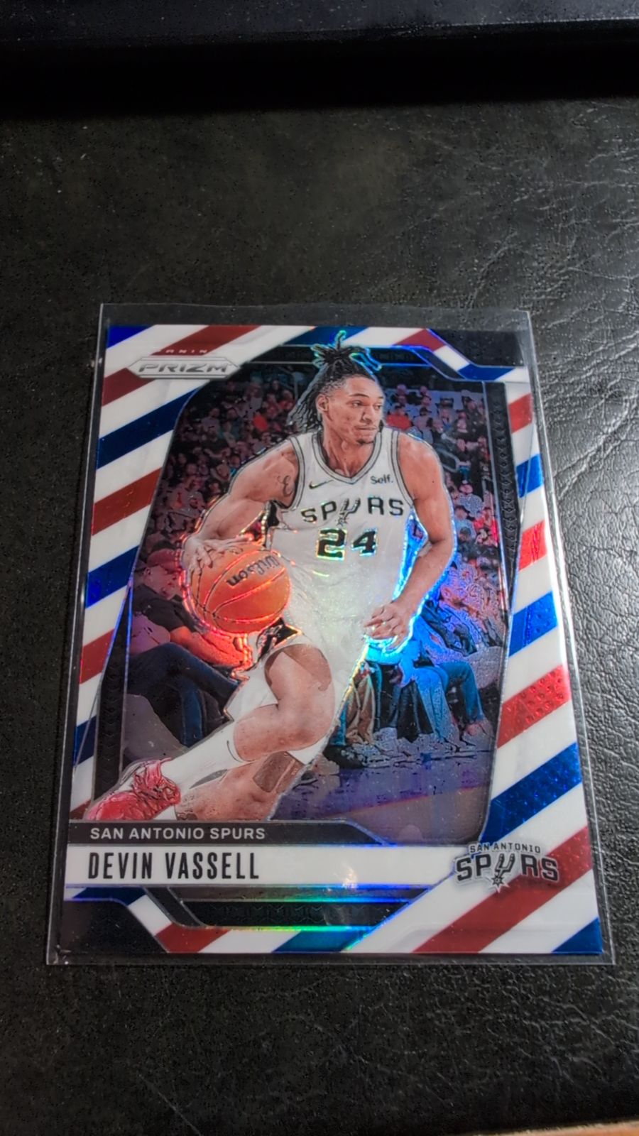 2024 Panini Prizm Devin Vassell #25 - Media 1
