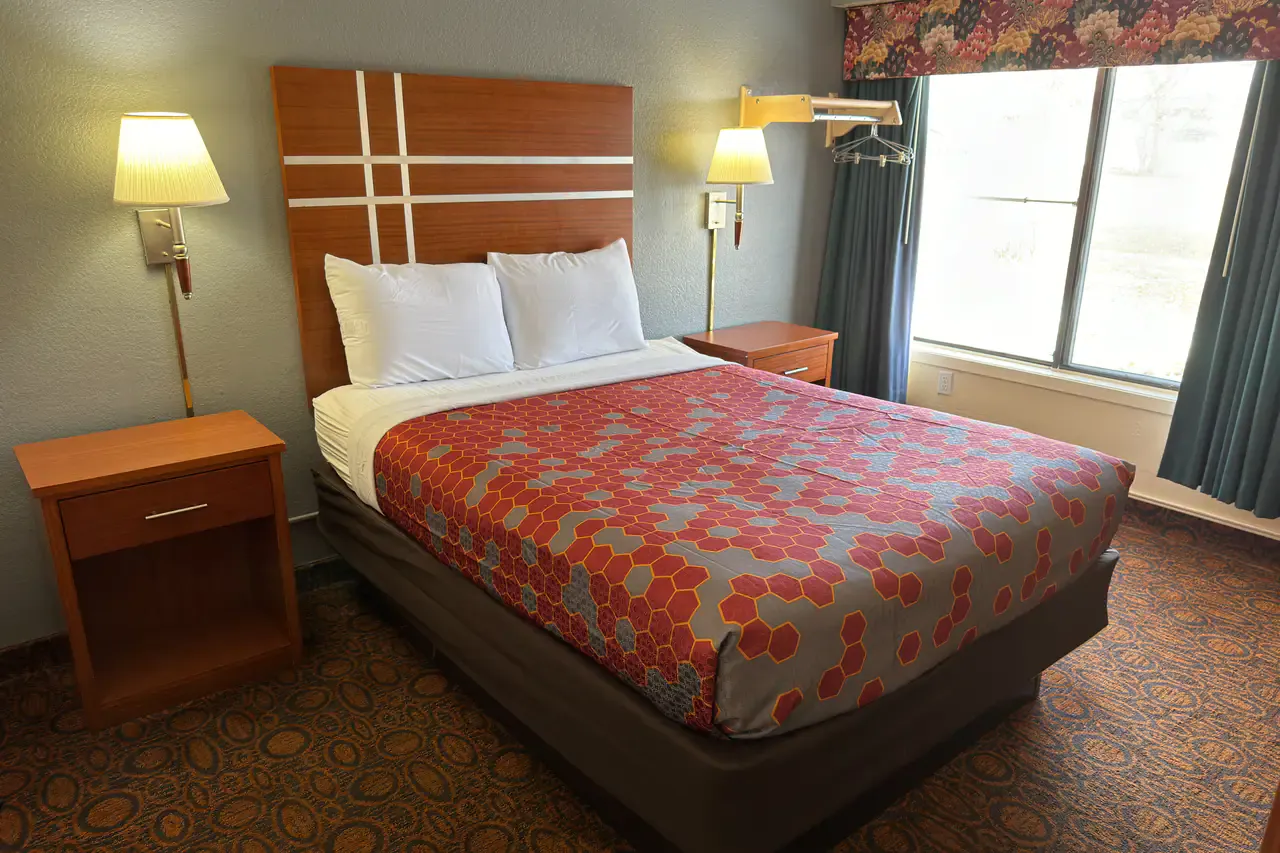 Ember Inn Suites screenshot 4