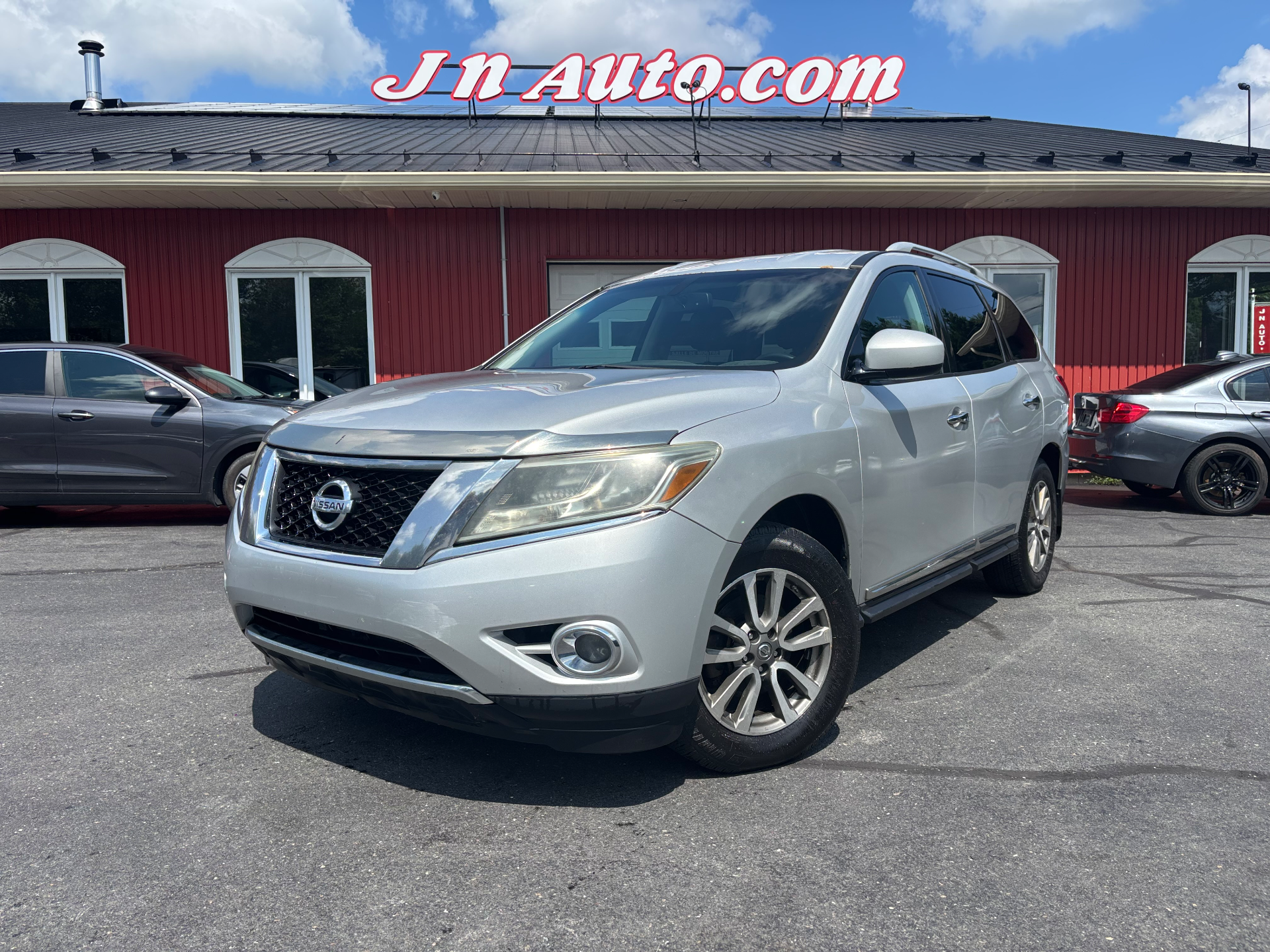 2013 NISSAN Pathfinder SV