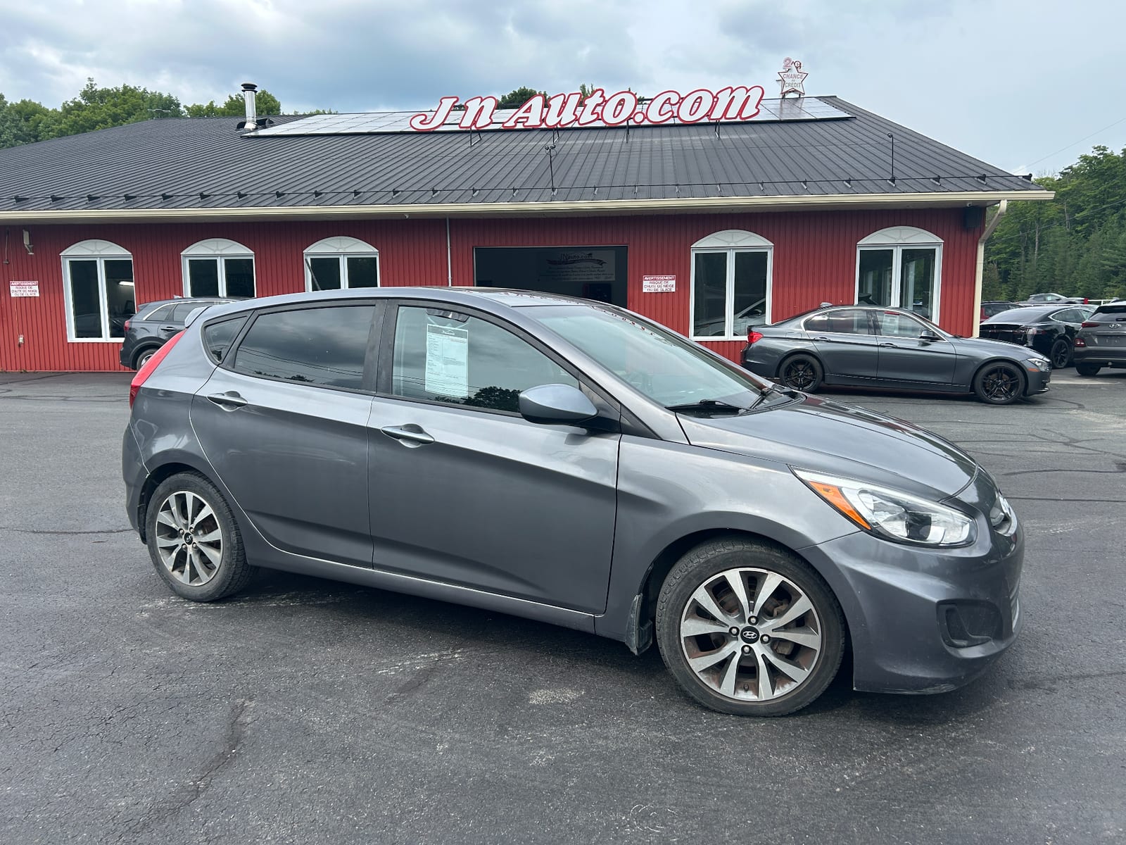 2017 HYUNDAI Accent hatchback