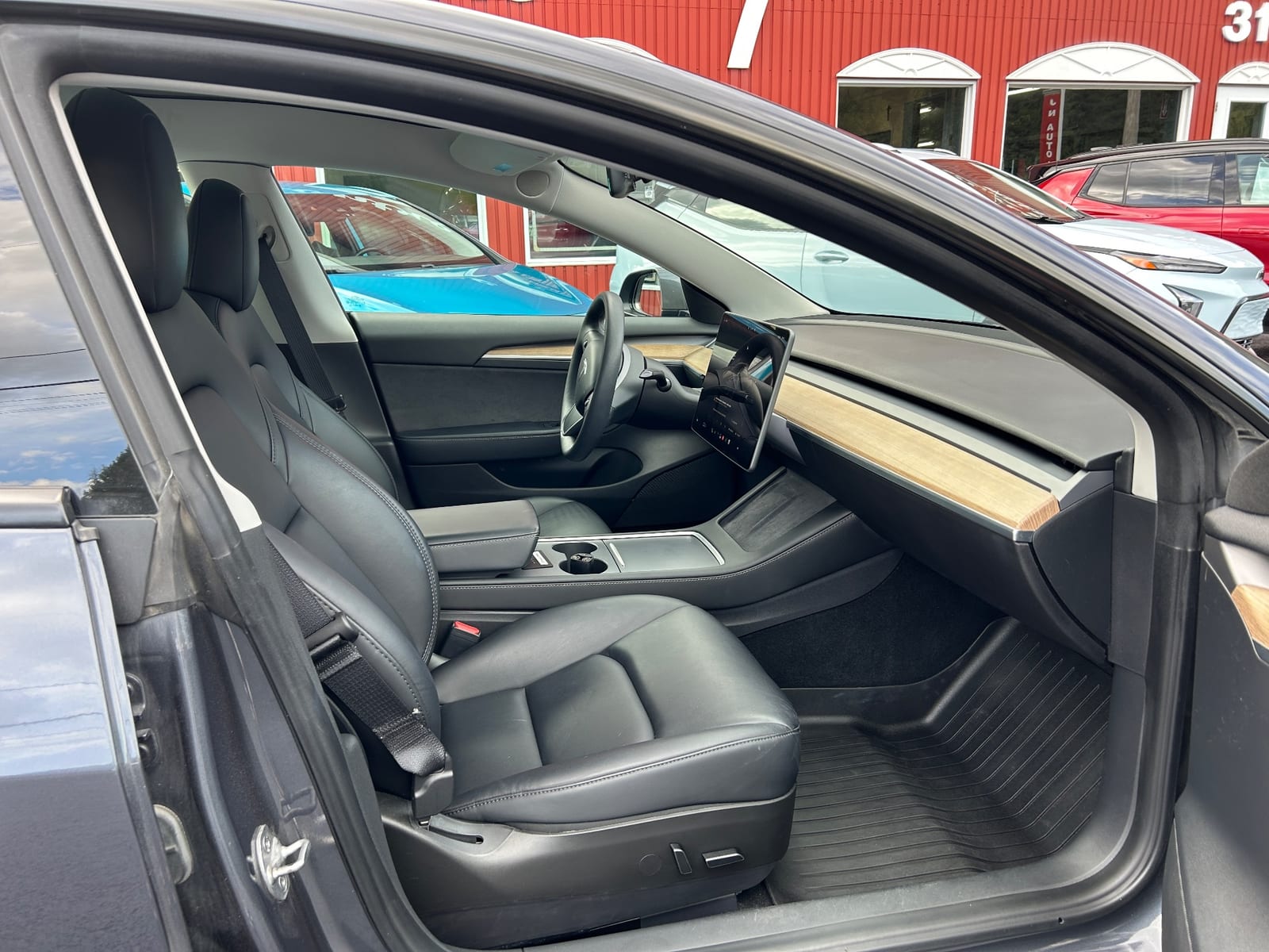2023 tesla 3 LR AWD vignette 6