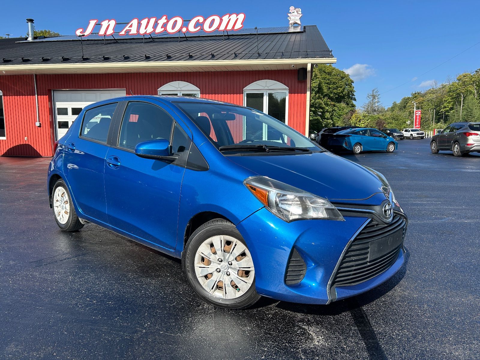 2016 TOYOTA Yaris LE vignette 3