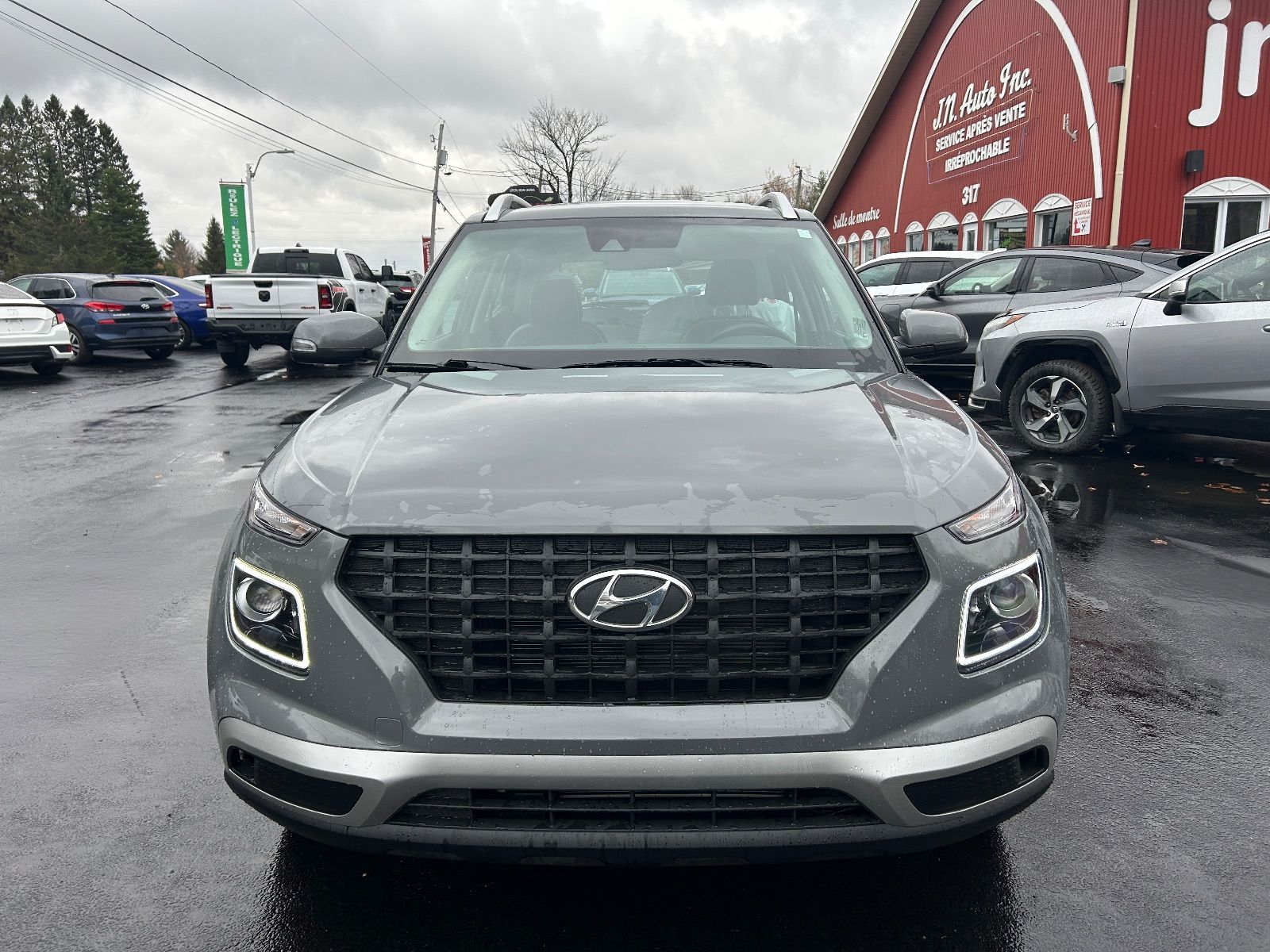 2021 HYUNDAI Venue SEL vignette 2