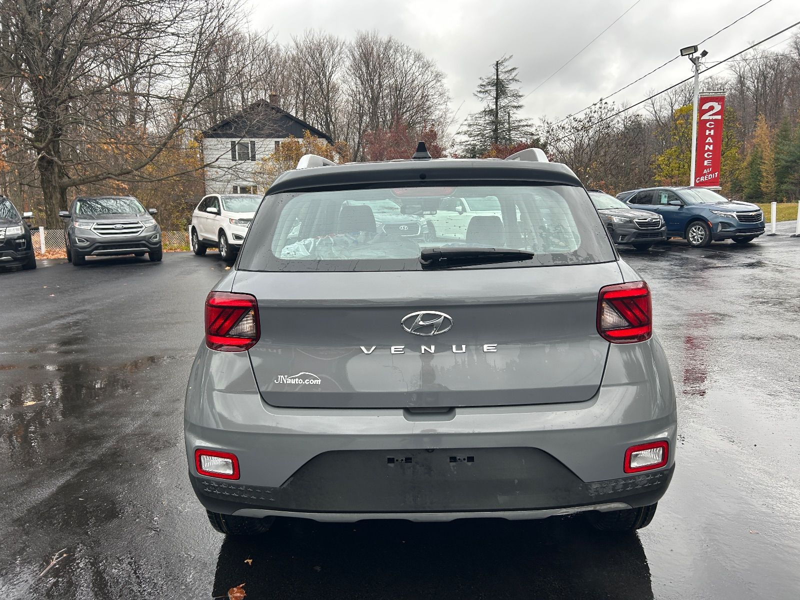 2021 HYUNDAI Venue SEL vignette 3