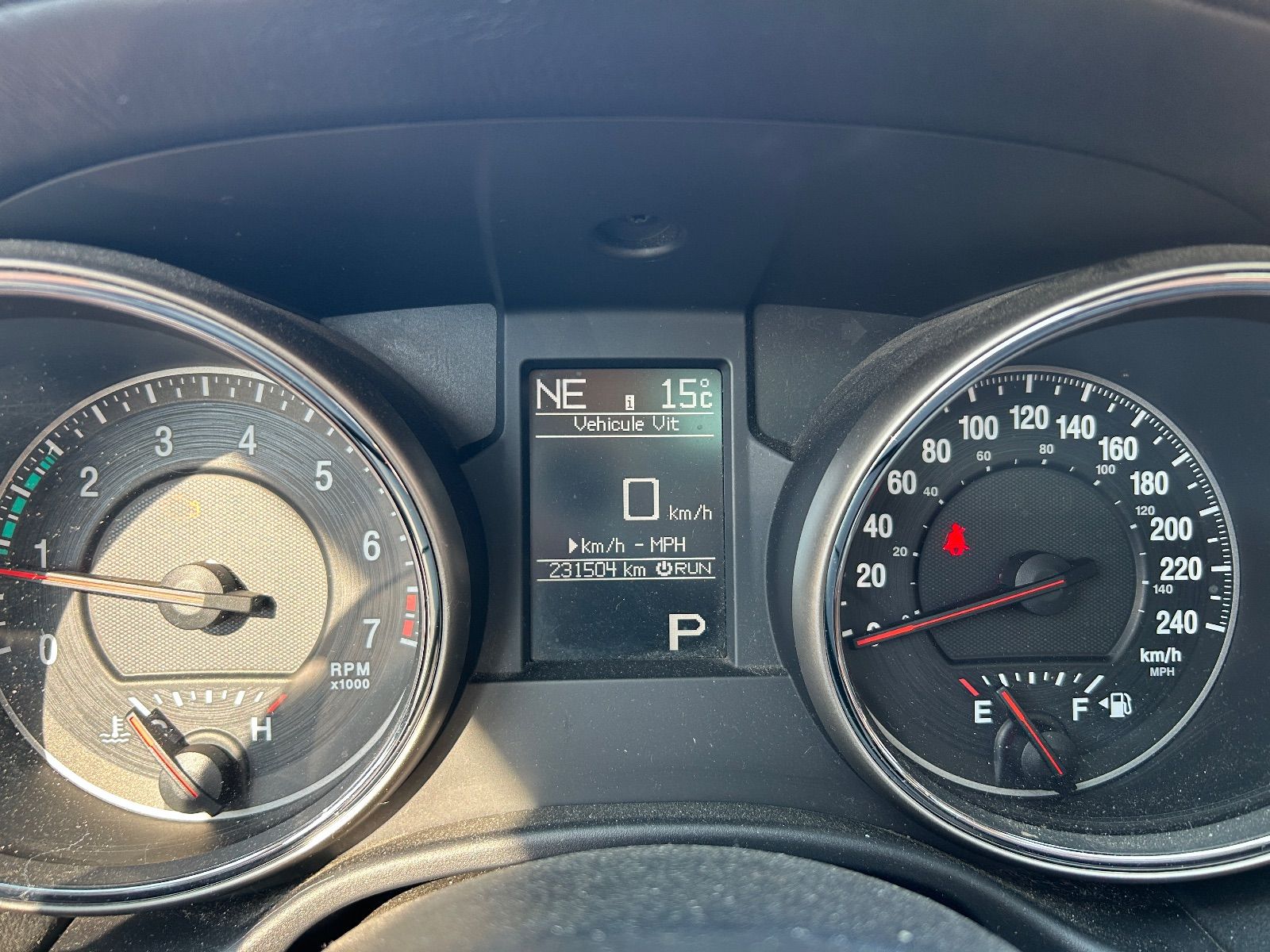 2011 JEEP Grand Cherokee Overland vignette 3