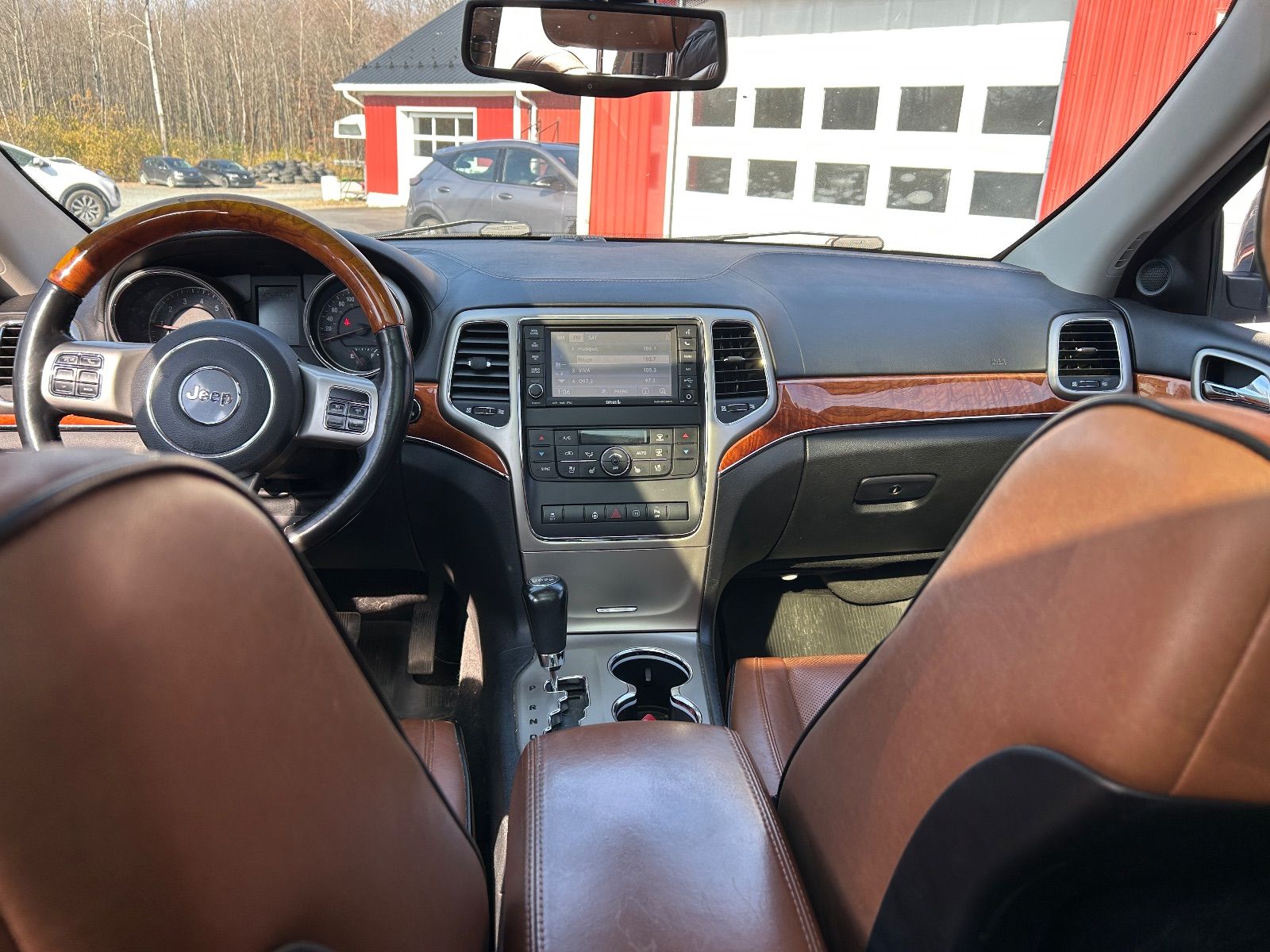 2011 JEEP Grand Cherokee Overland vignette 5