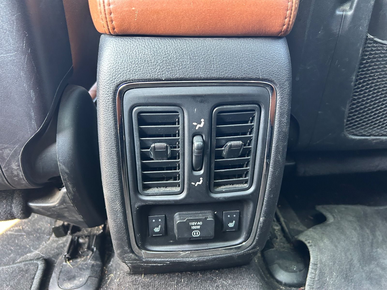 2011 JEEP Grand Cherokee Overland vignette 8