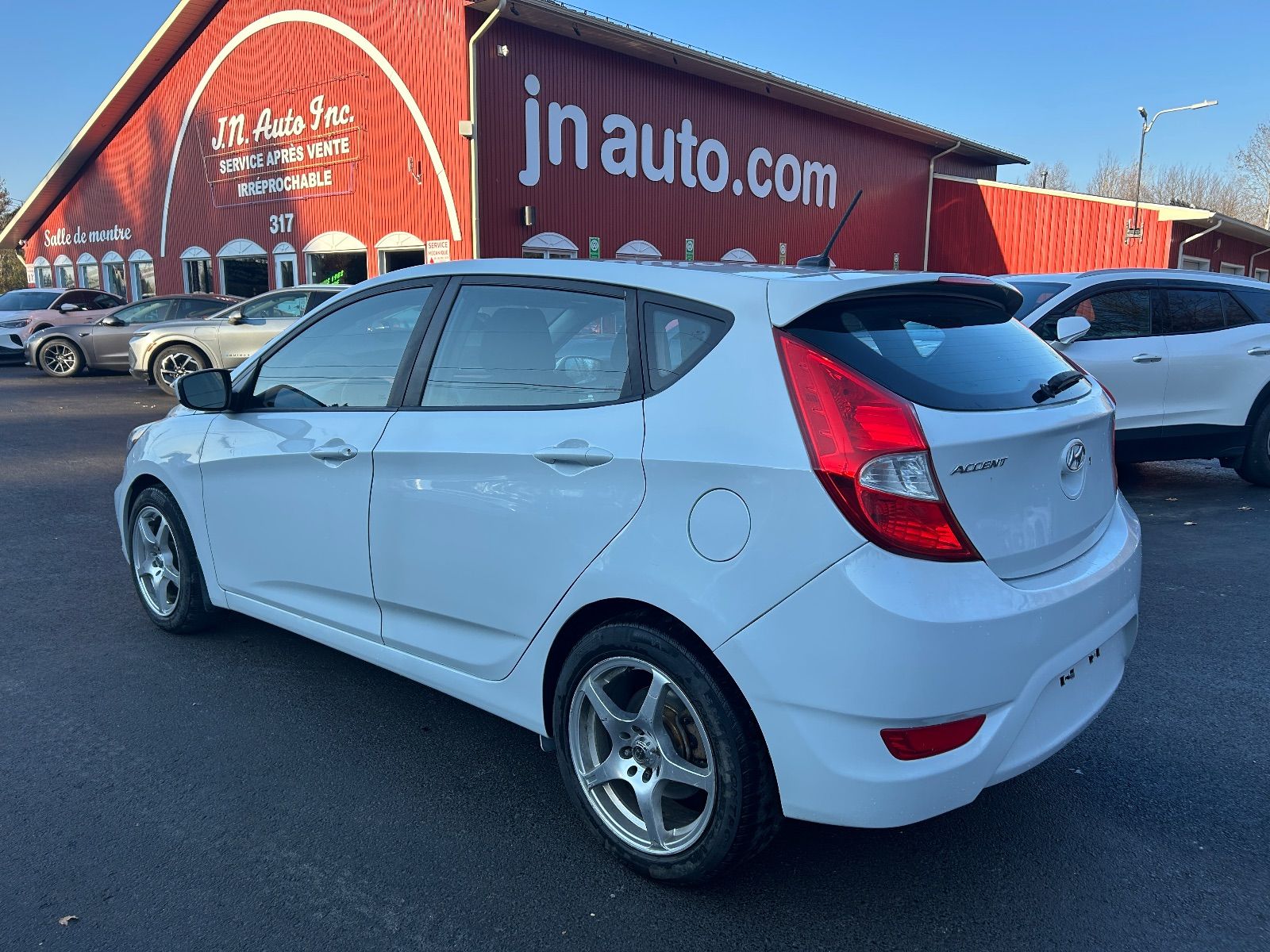2017 HYUNDAI Accent SE vignette 3