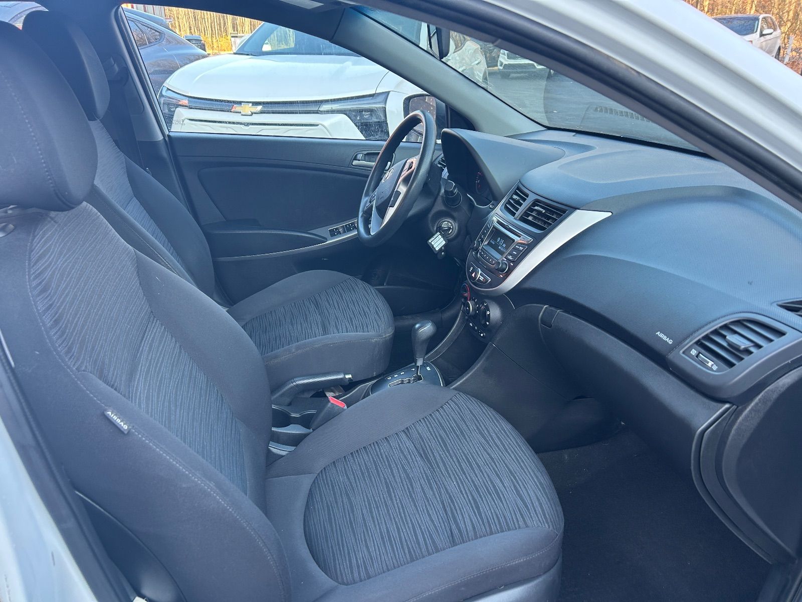 2017 HYUNDAI Accent SE vignette 9