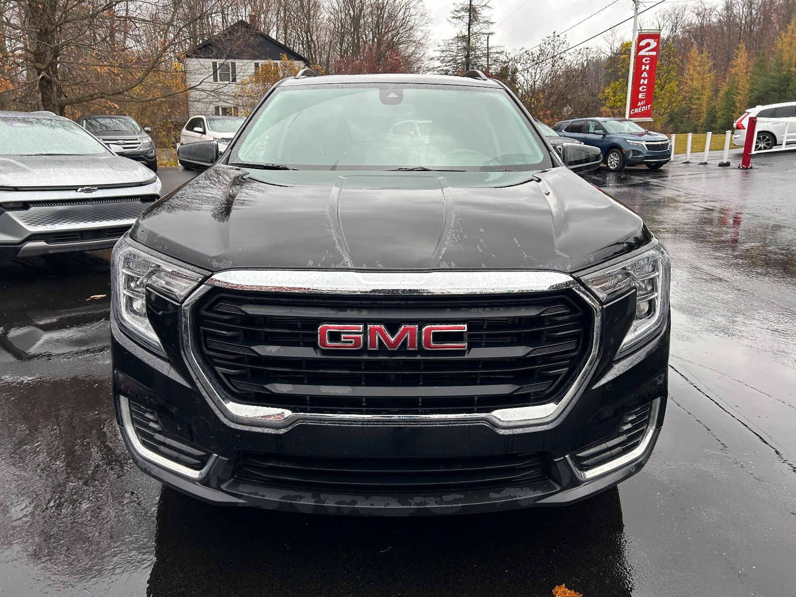 2022 GMC Terrain SLE AWD vignette 2