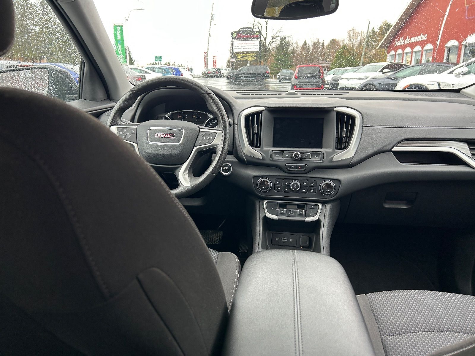 2022 GMC Terrain SLE AWD vignette 9