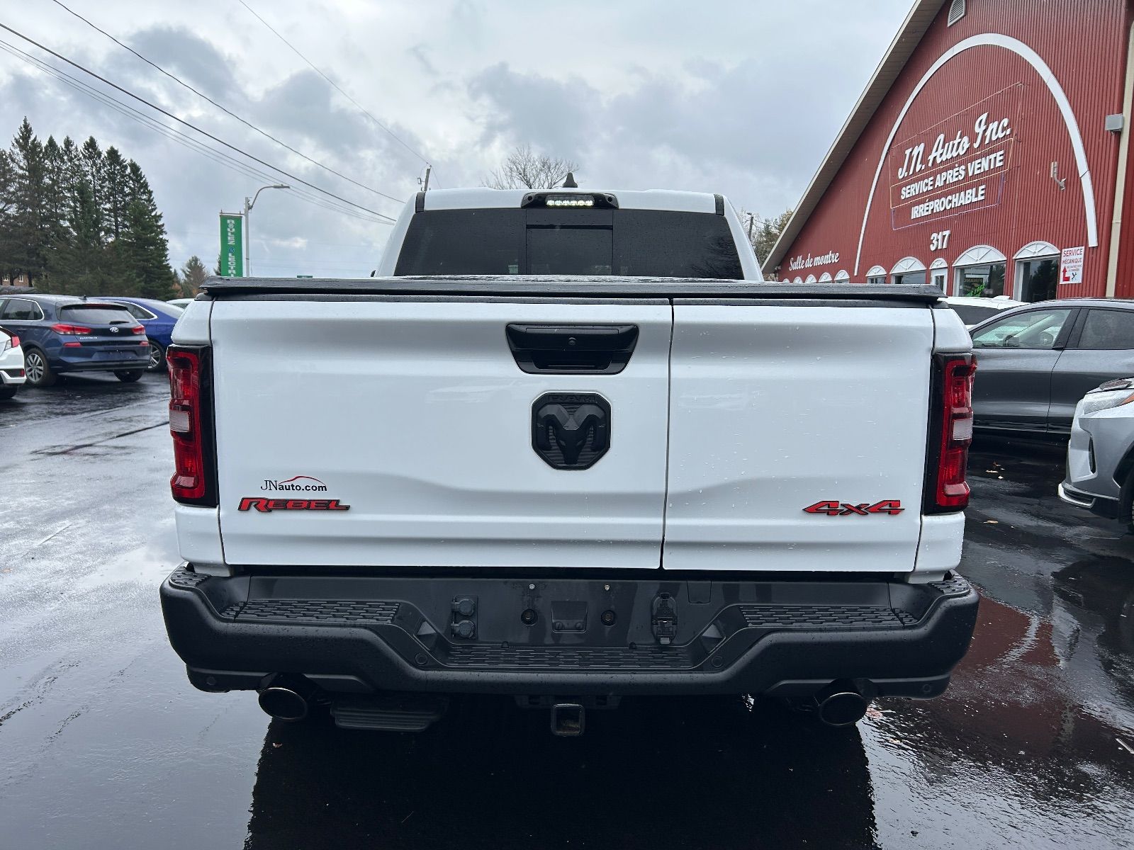 2025 RAM 1500 Rebel vignette 3