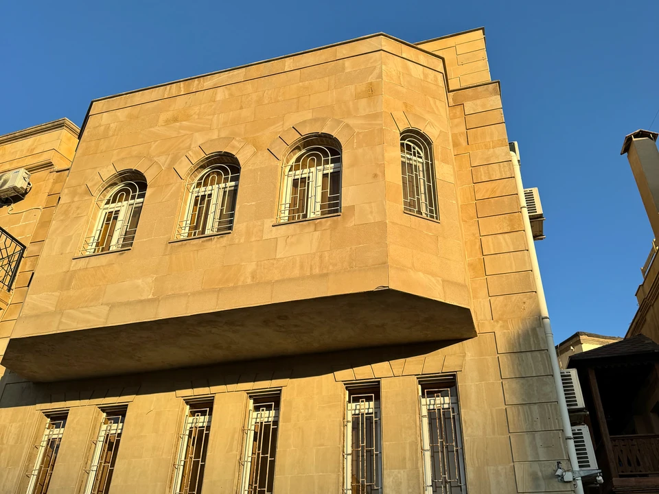 İçərişəhər filialının yerləşdiyi binanın fasadı