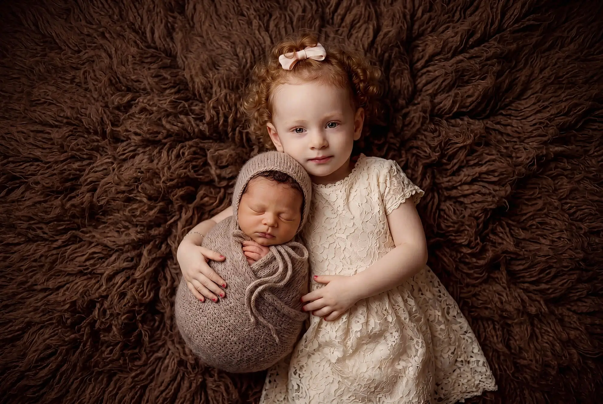 Einfühlsame Neugeborenenfotografie Augsburg - Newborn Art Bild 1
