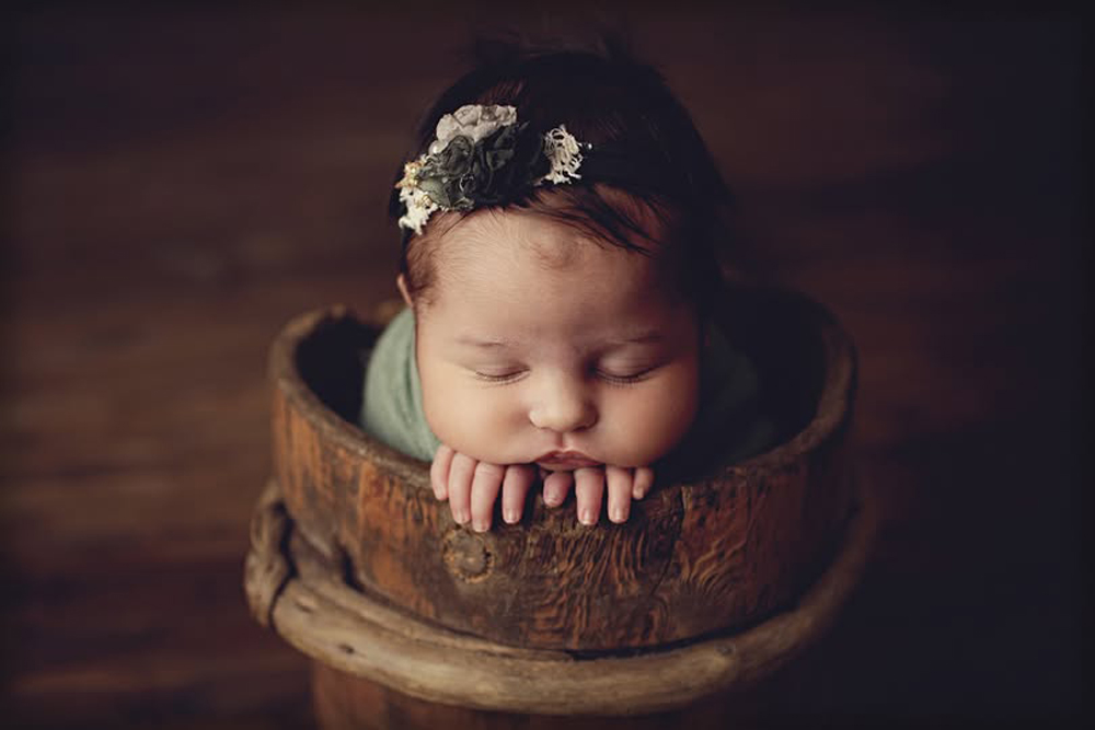 Einfühlsame Neugeborenenfotografie Hamburg - Newborn Art Bild 5