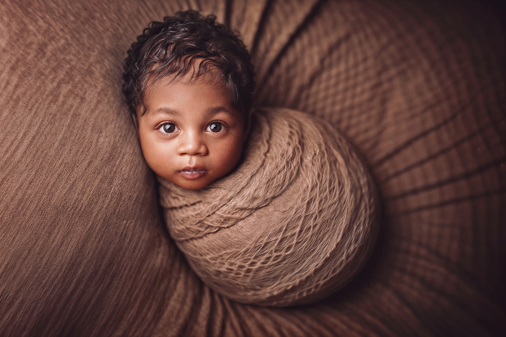 Einfühlsame Neugeborenenfotografie Hamburg - Newborn Art Bild 12