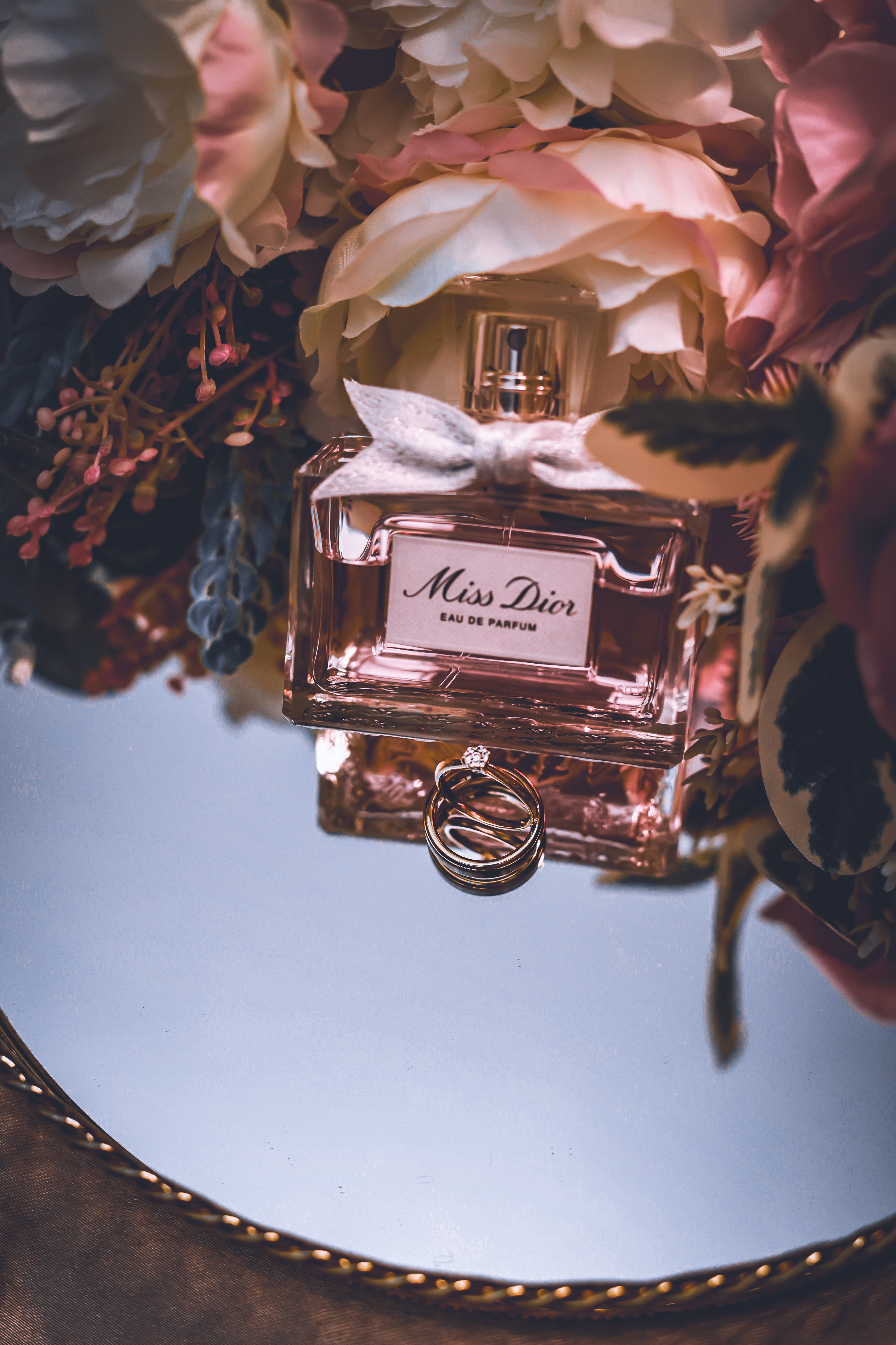 Detailshot trouwringen en styling
