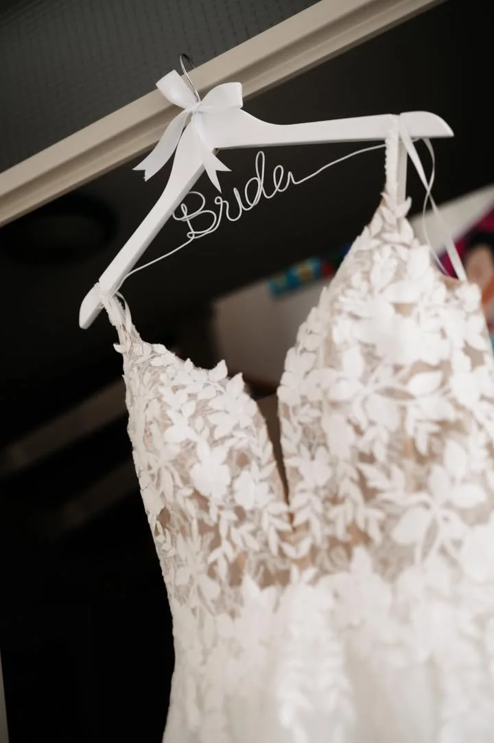 Kledinghanger Bride