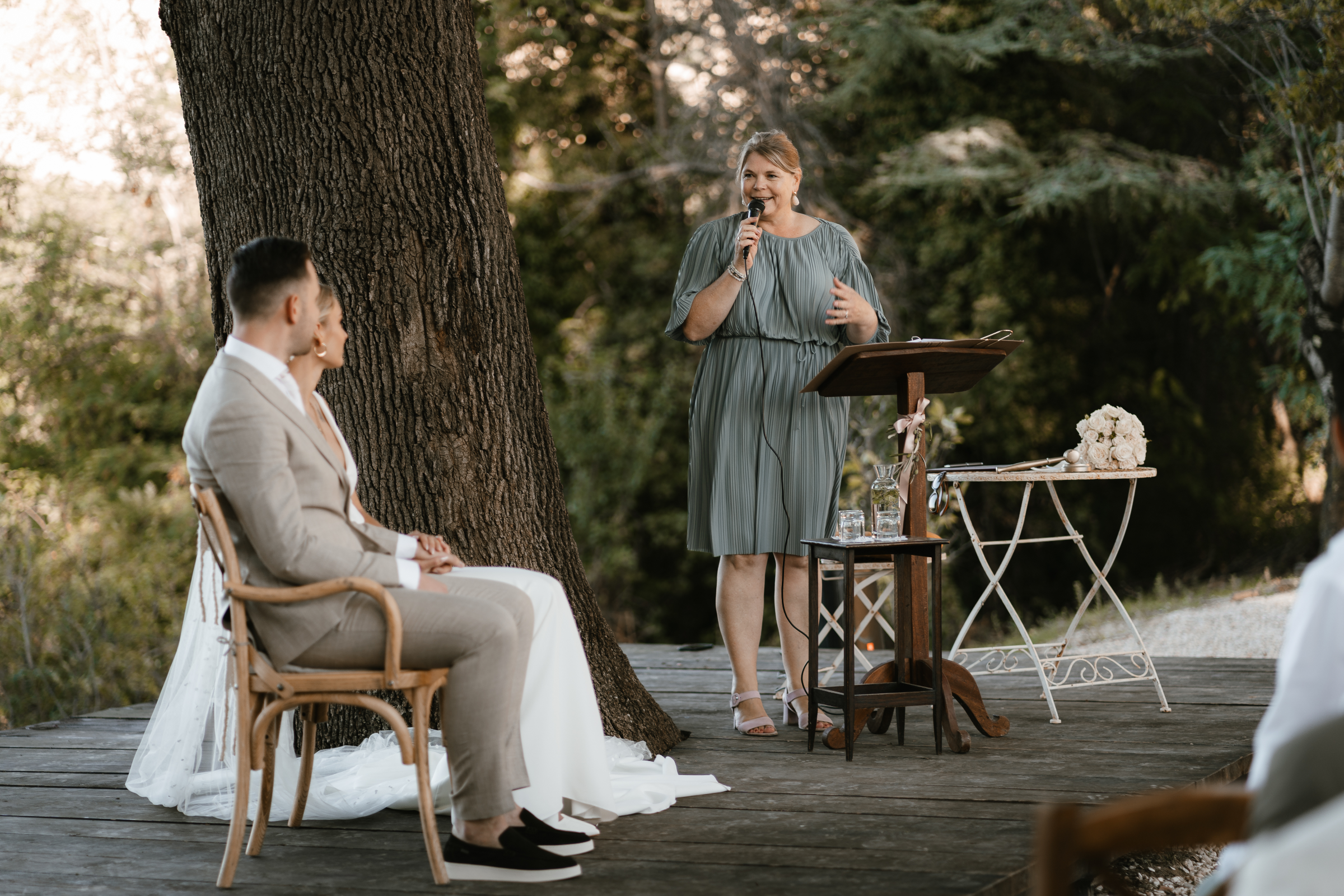 antoinette trouwt in Italië trouwambtenaar