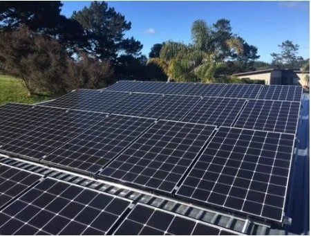 Panneaux solaires parfaitement propres et brillants