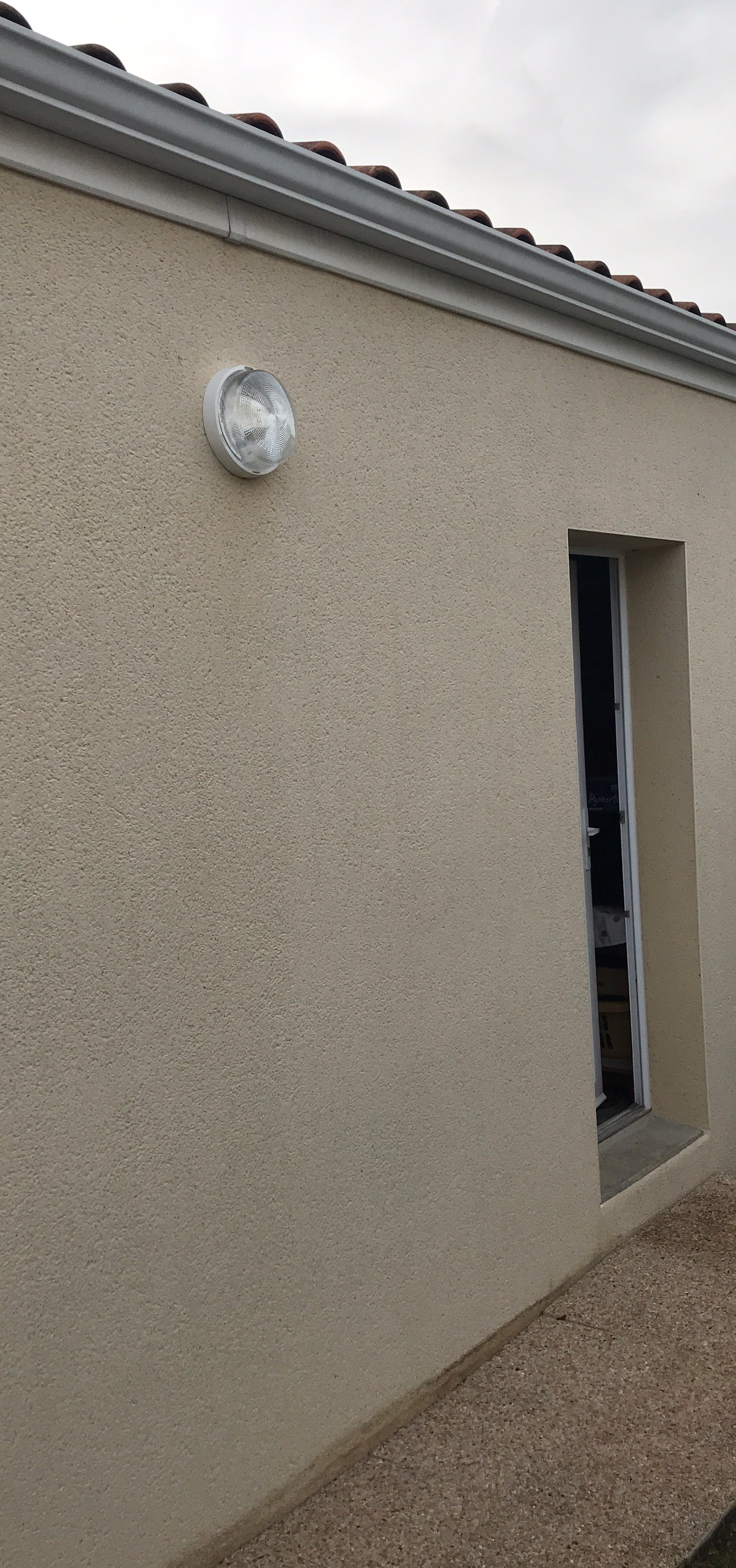 Façade de maison propre après nettoyage